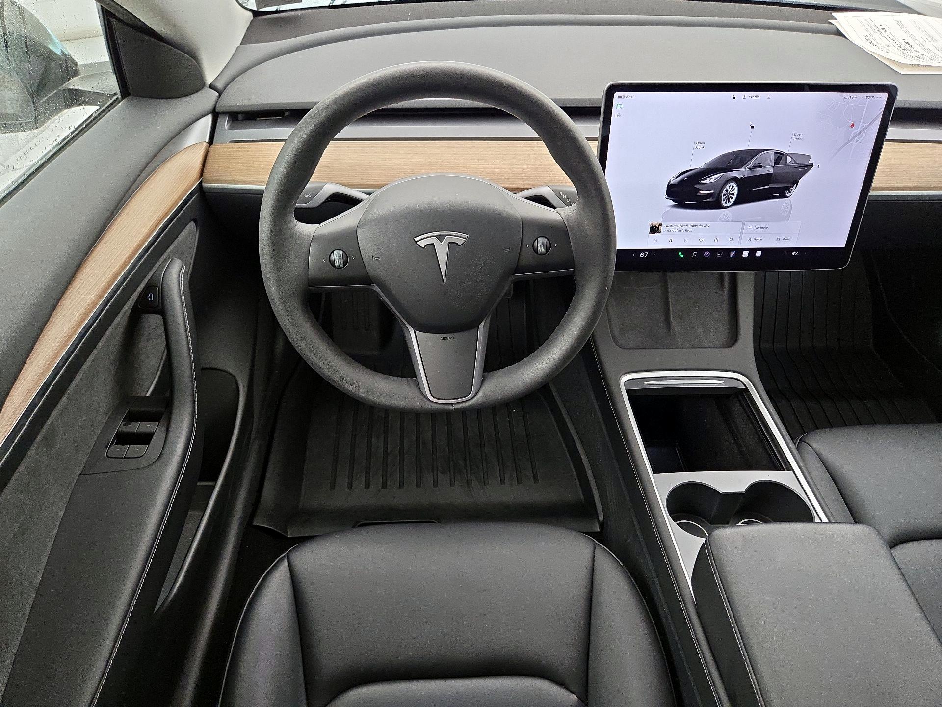 Thumbnail: 2023 Tesla Model 3 - 10