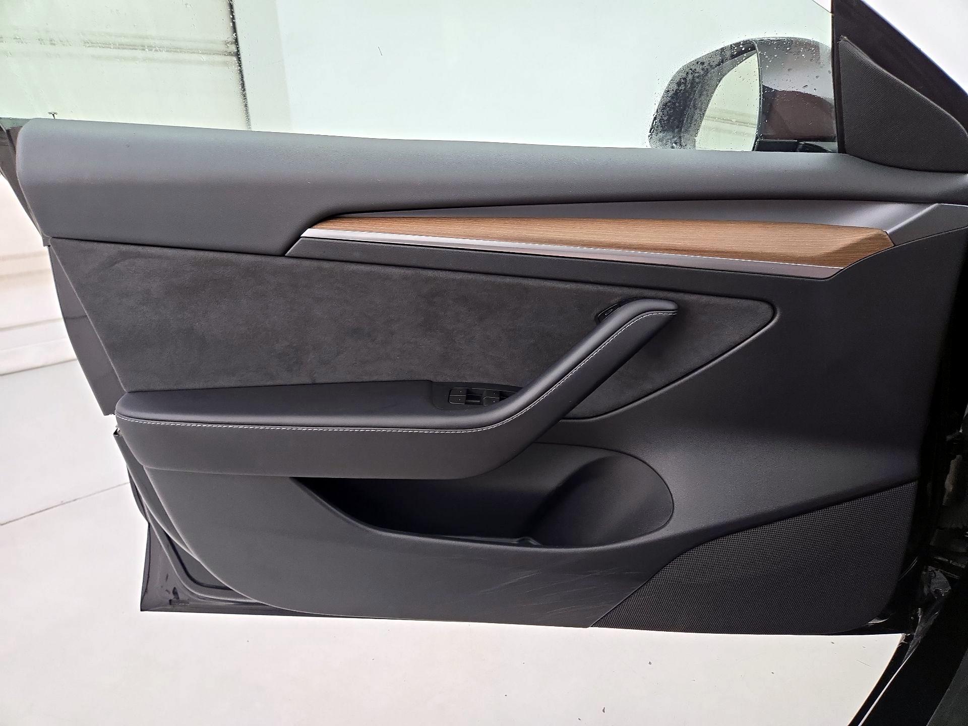 Thumbnail: 2023 Tesla Model 3 - 12