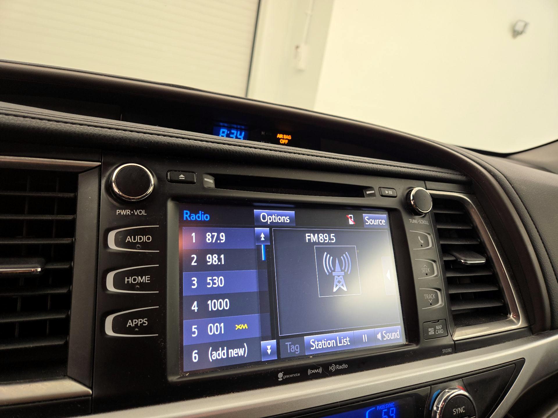 Thumbnail: 2019 Toyota Highlander - 16