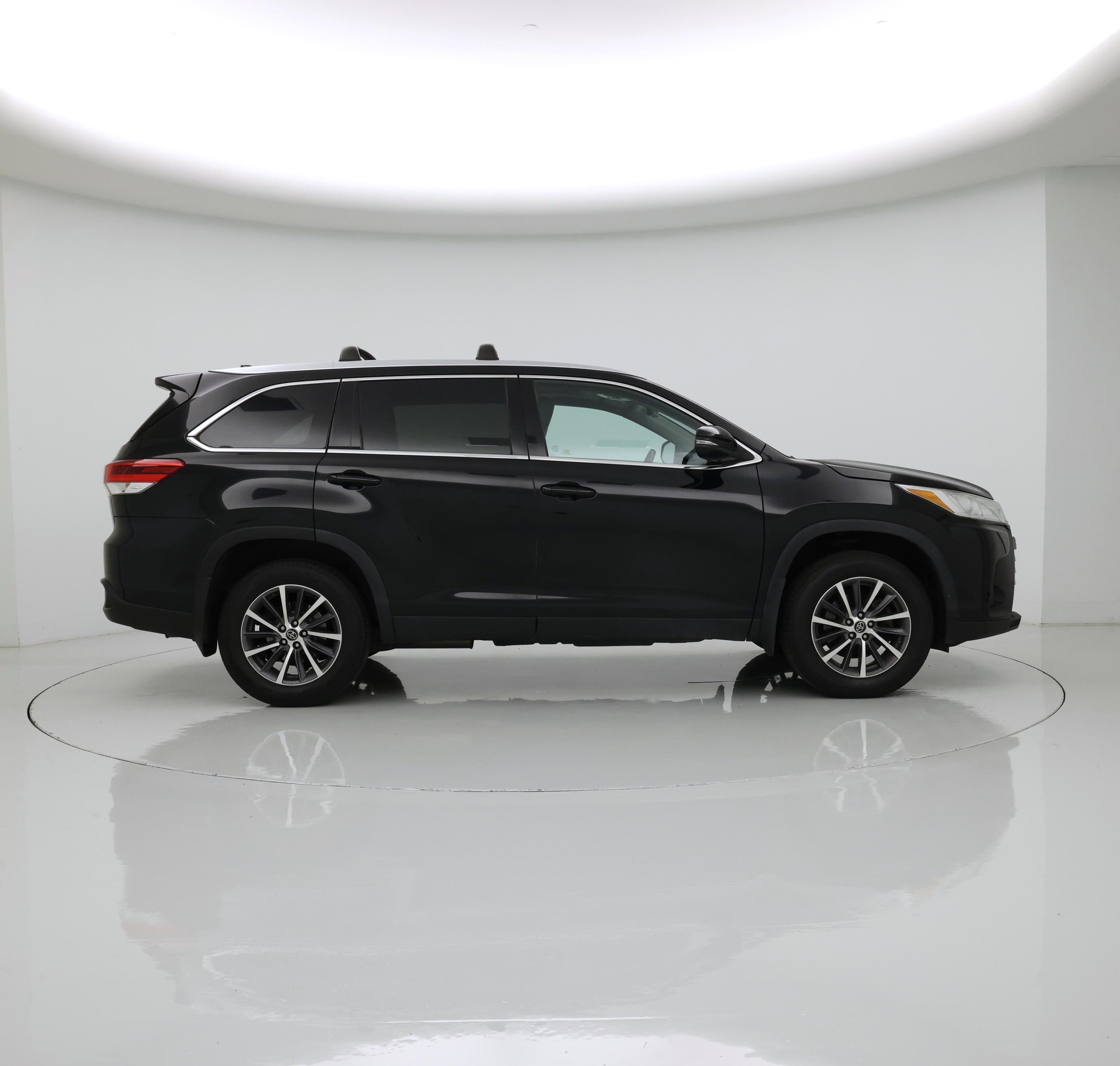Thumbnail: 2019 Toyota Highlander - 7