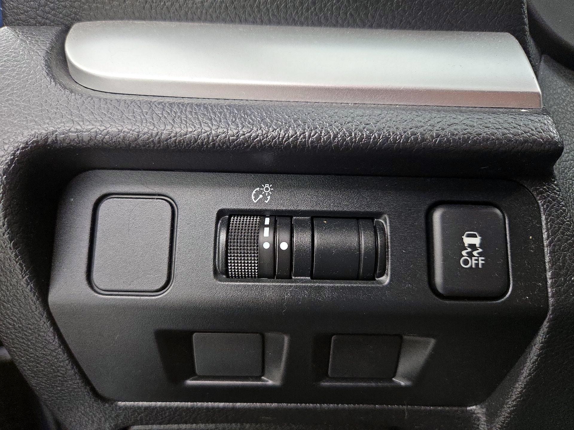 Thumbnail: 2016 Subaru XV Crosstrek - 13