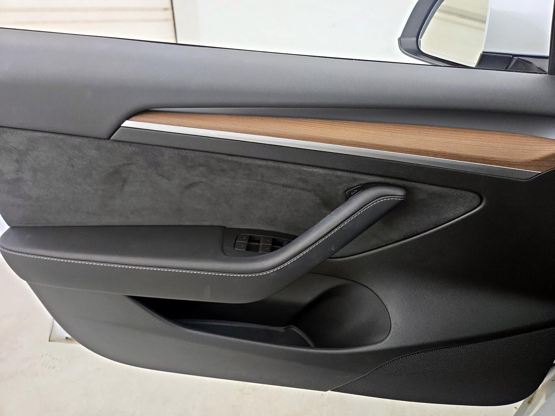 Thumbnail: 2023 Tesla Model 3 - 12