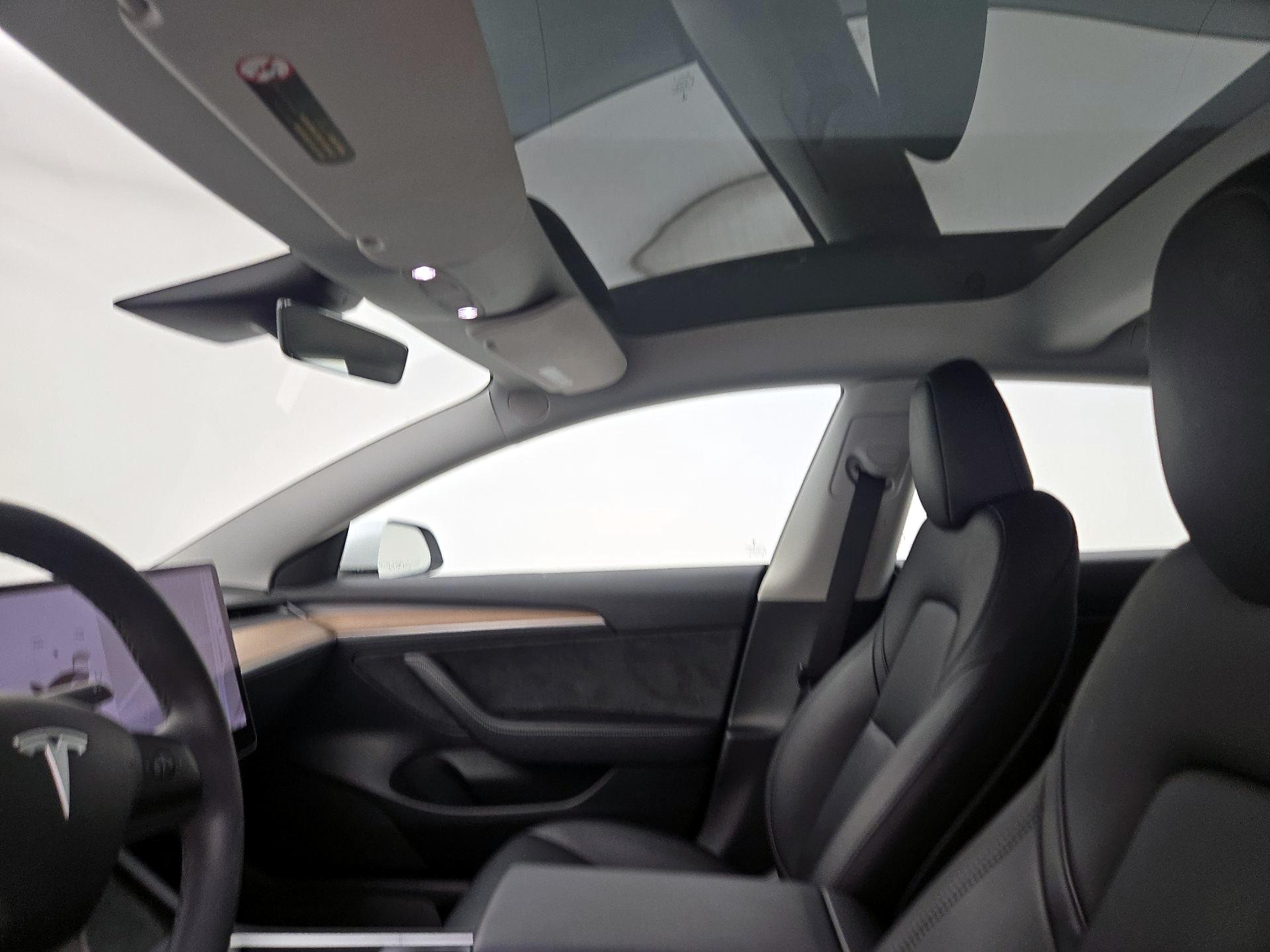 Thumbnail: 2023 Tesla Model 3 - 19