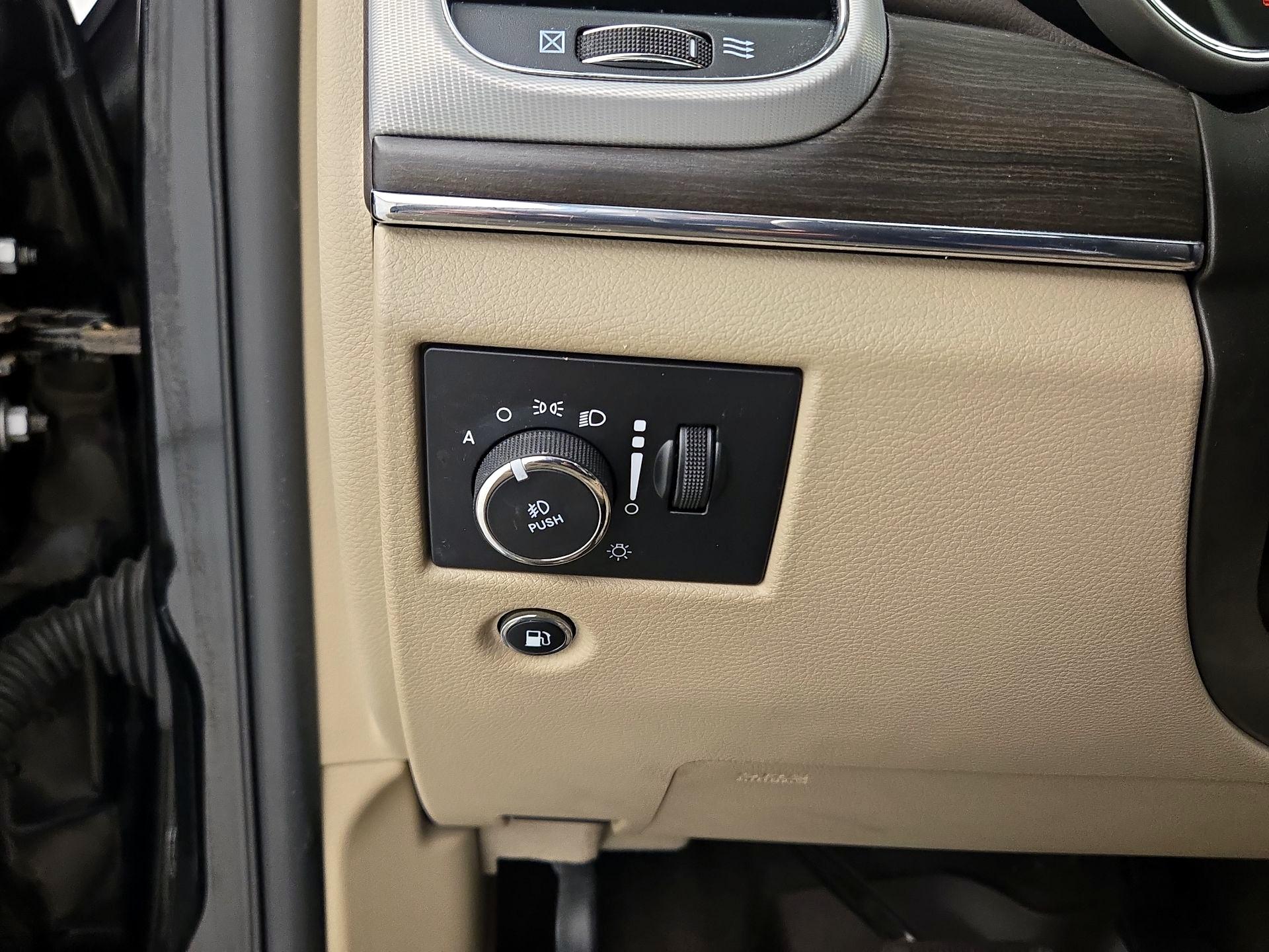 Thumbnail: 2020 Jeep Grand Cherokee - 13