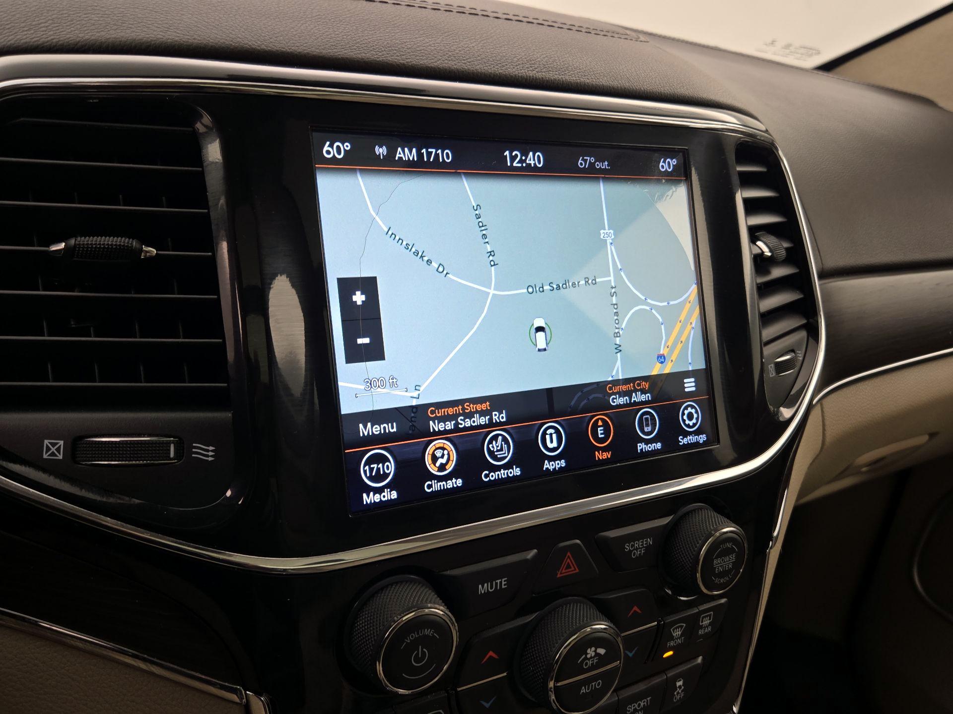 Thumbnail: 2020 Jeep Grand Cherokee - 14