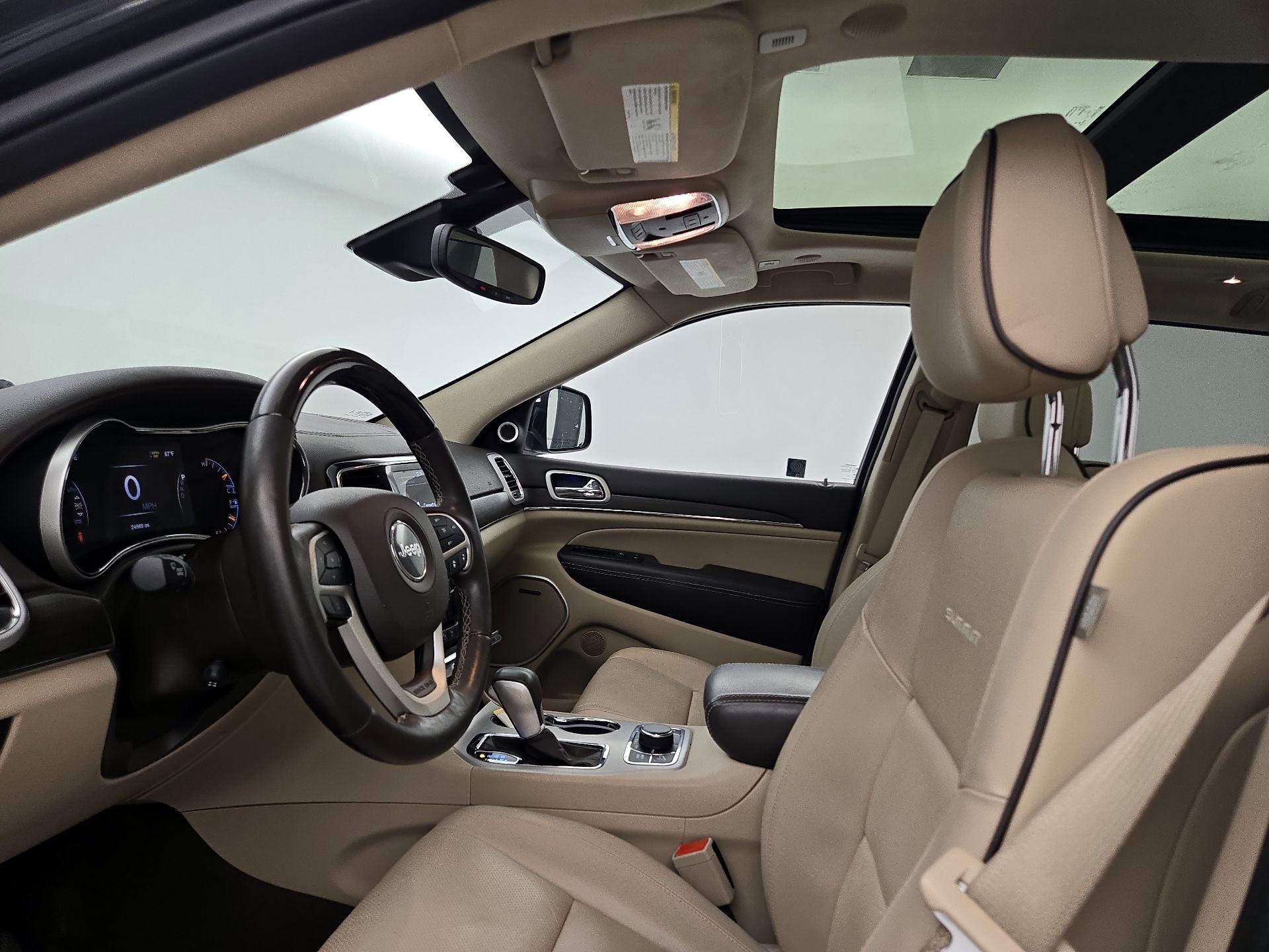 Thumbnail: 2020 Jeep Grand Cherokee - 20