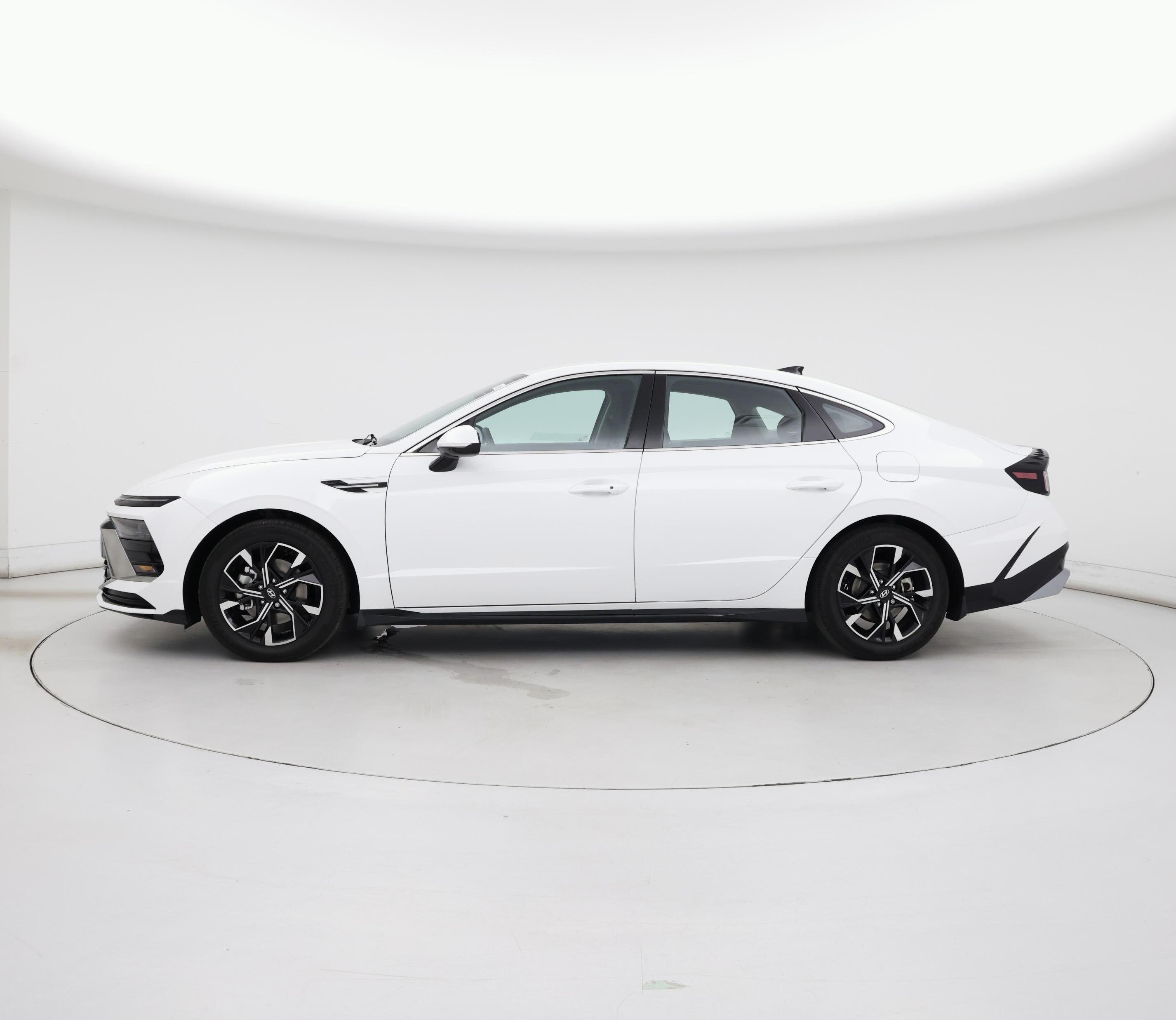 Thumbnail: 2024 Hyundai Sonata - 3