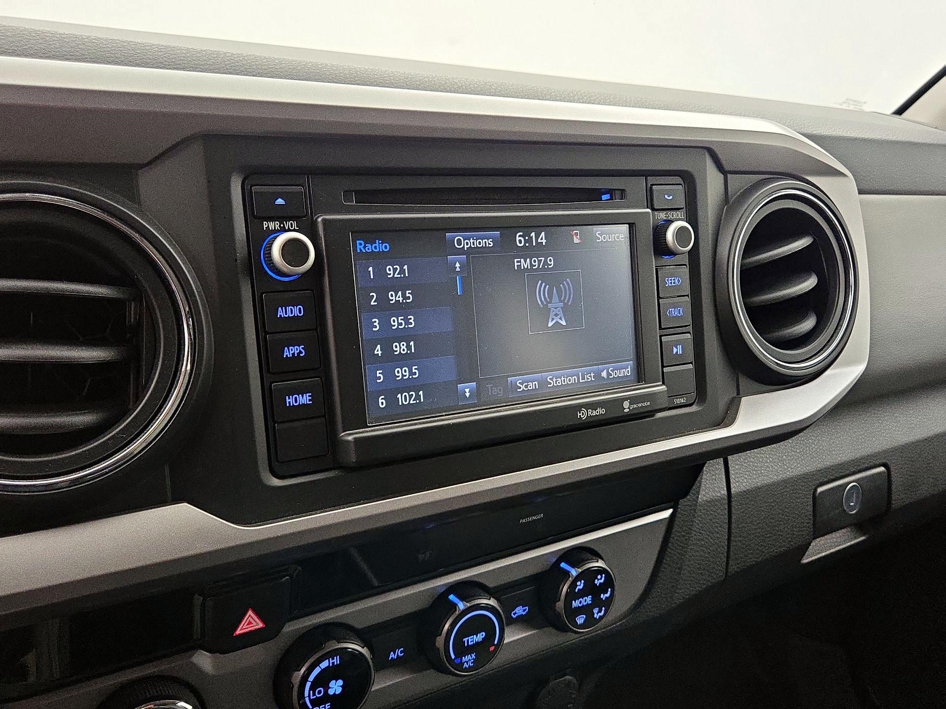Thumbnail: 2016 Toyota Tacoma - 14