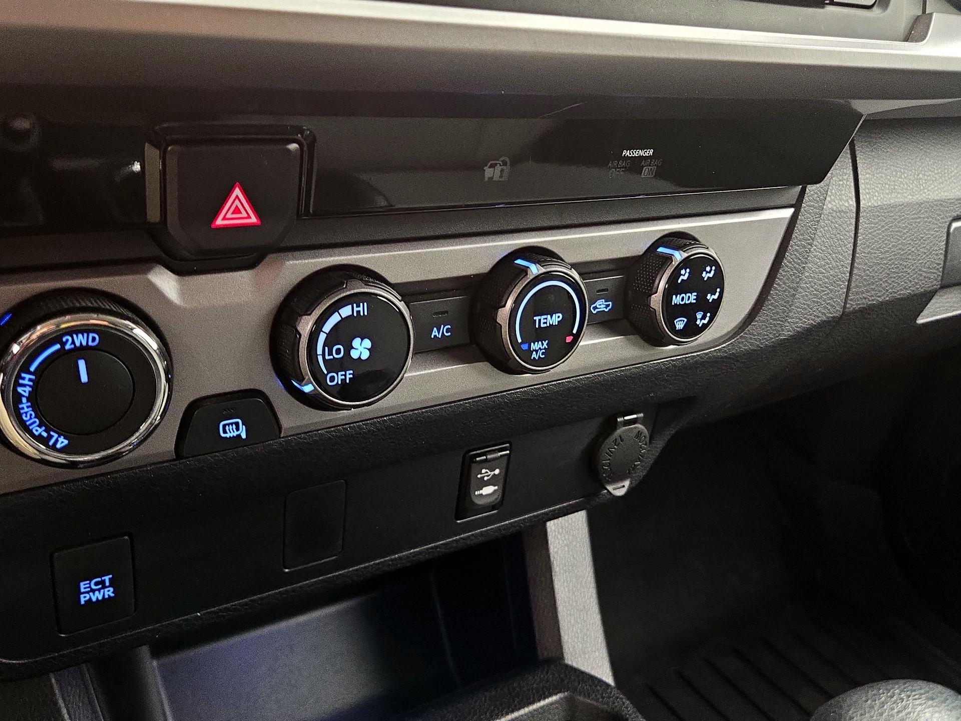 Thumbnail: 2016 Toyota Tacoma - 15