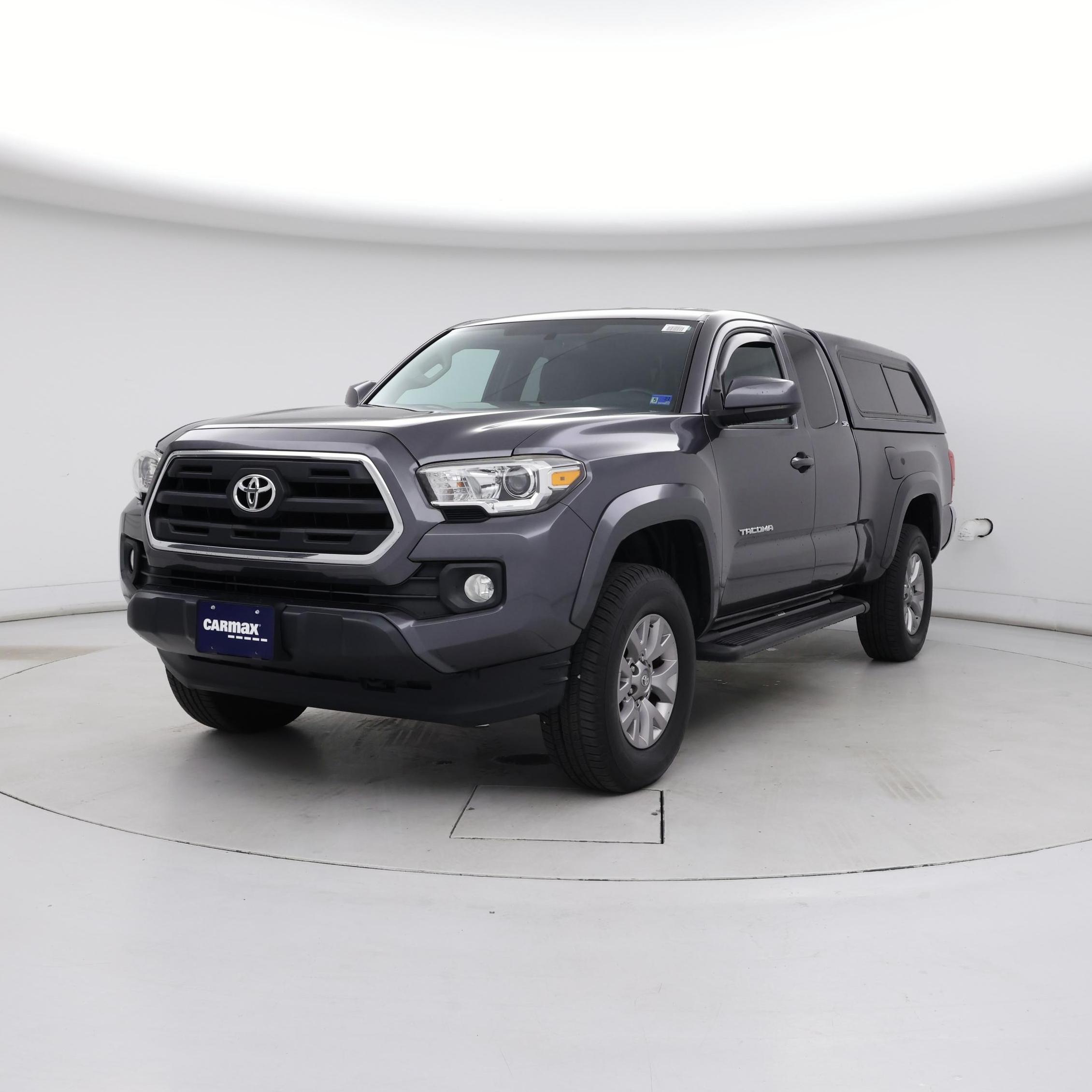 Thumbnail: 2016 Toyota Tacoma - 4