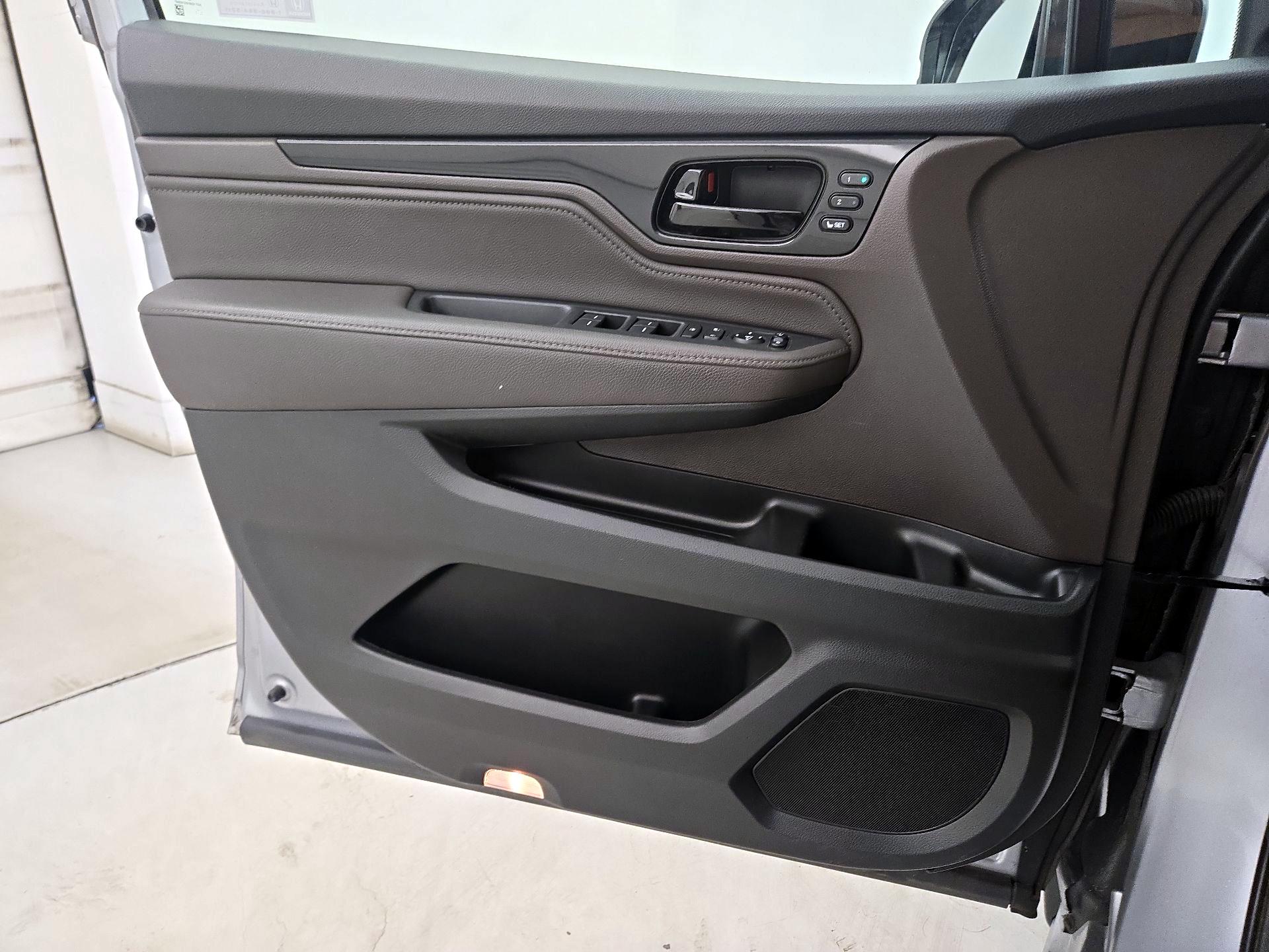 Thumbnail: 2020 Honda Odyssey - 12