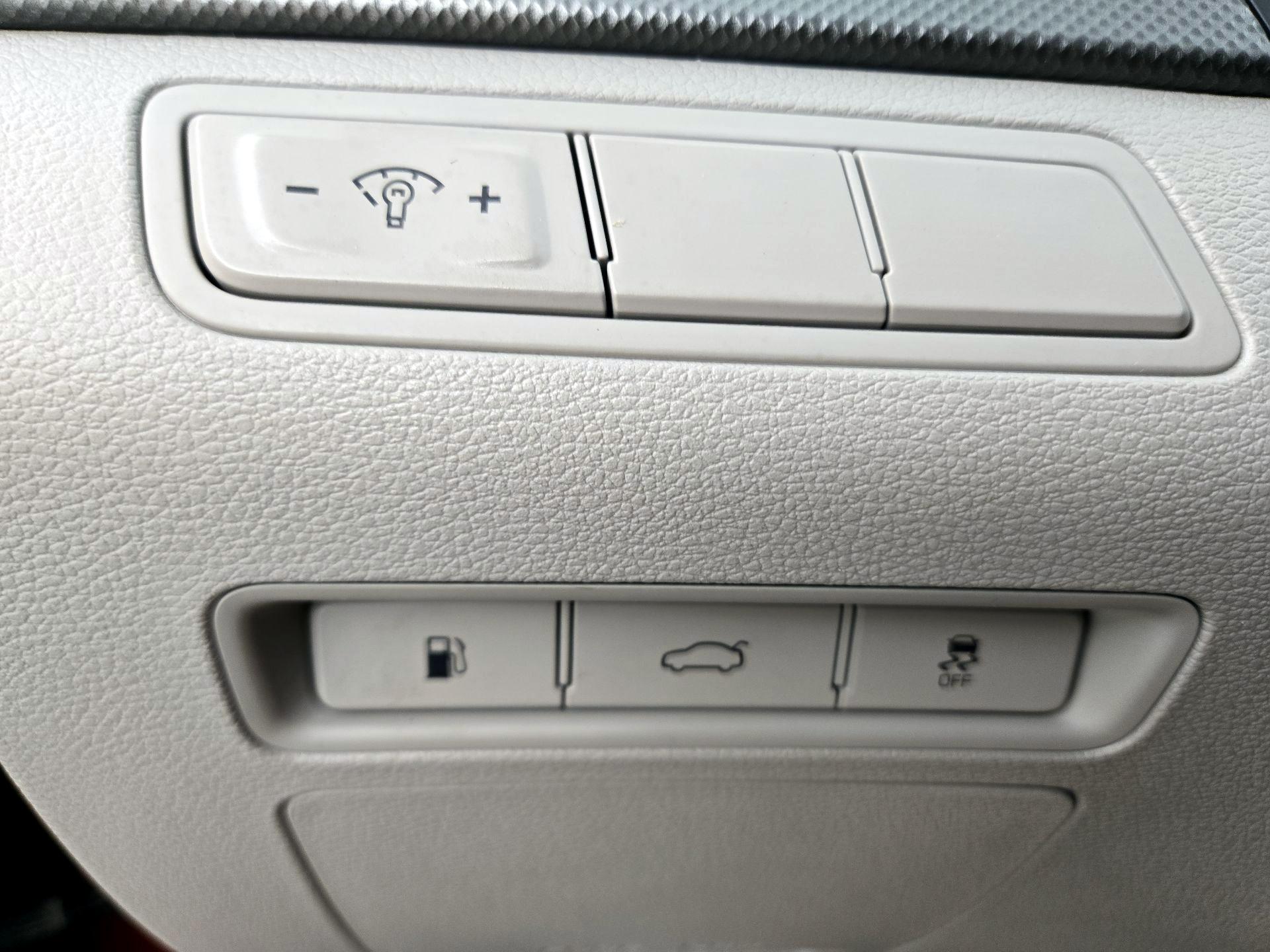 Thumbnail: 2016 Hyundai Sonata - 13