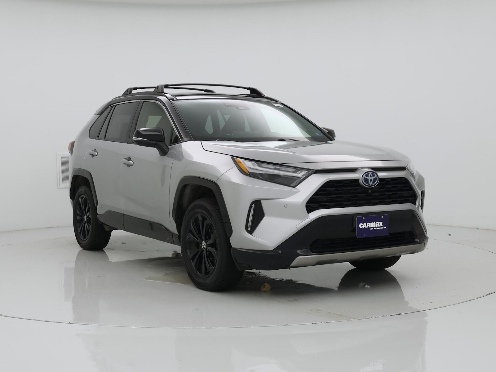 2022 Toyota RAV4 XSE - Photo 2