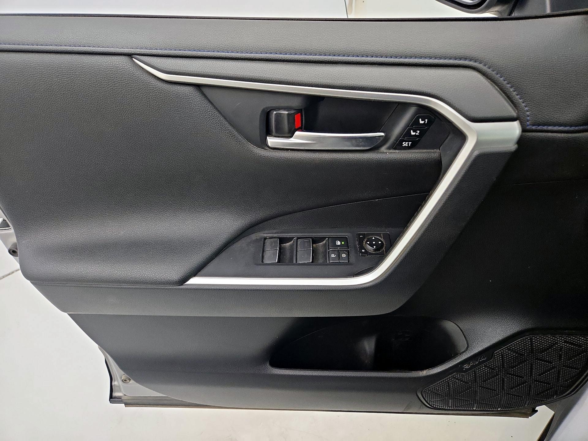 Thumbnail: 2022 Toyota RAV4 - 12