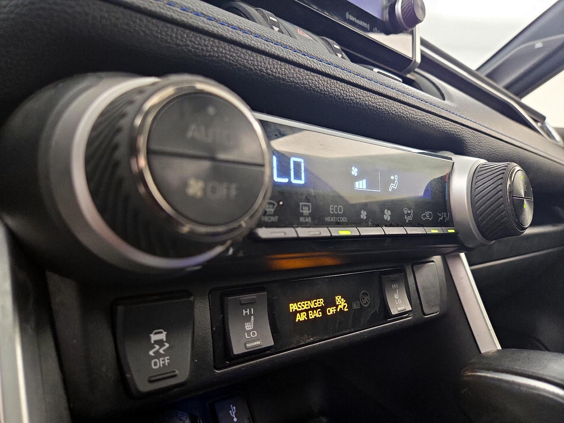 Thumbnail: 2022 Toyota RAV4 - 16
