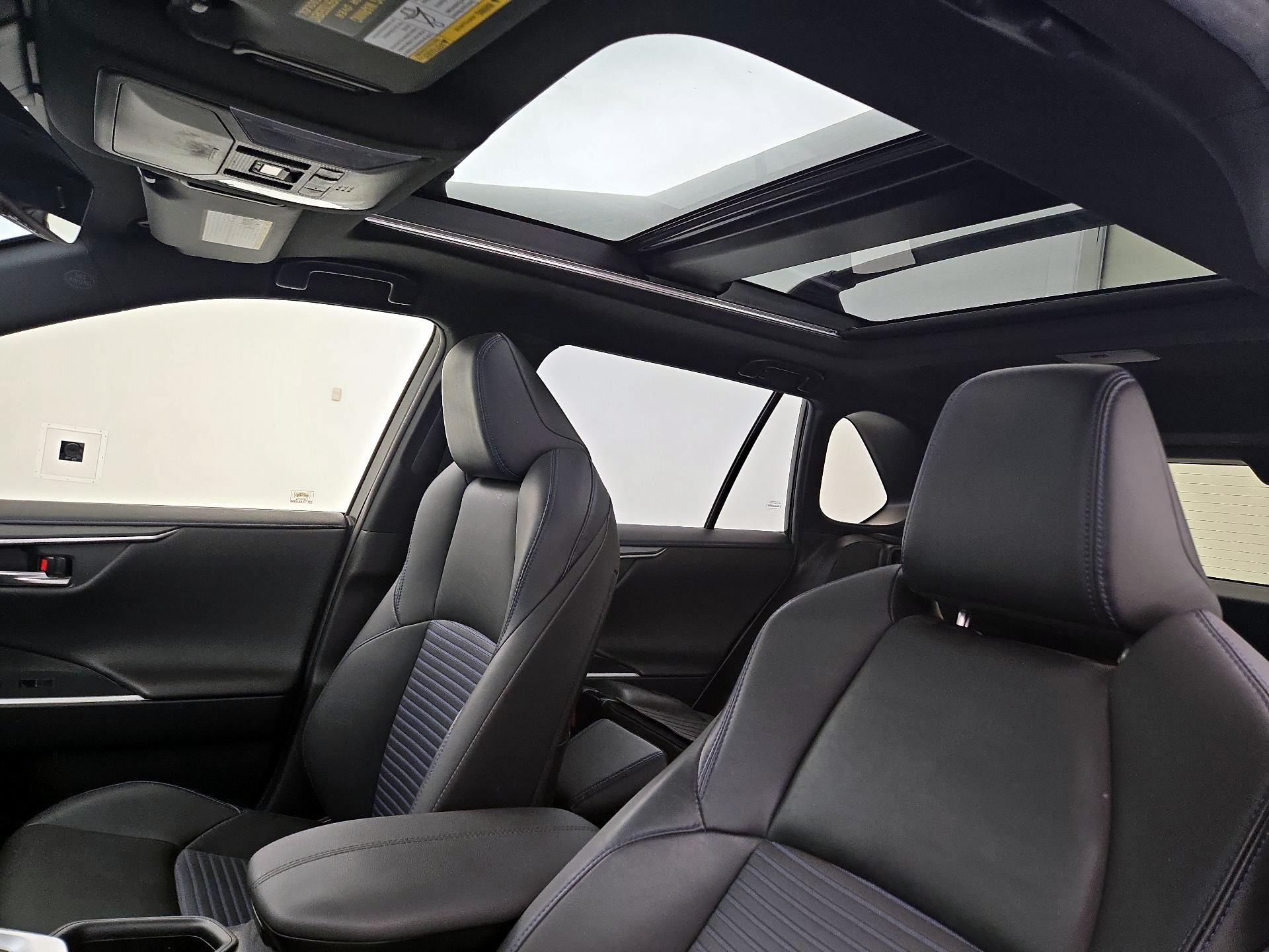 Thumbnail: 2022 Toyota RAV4 - 19