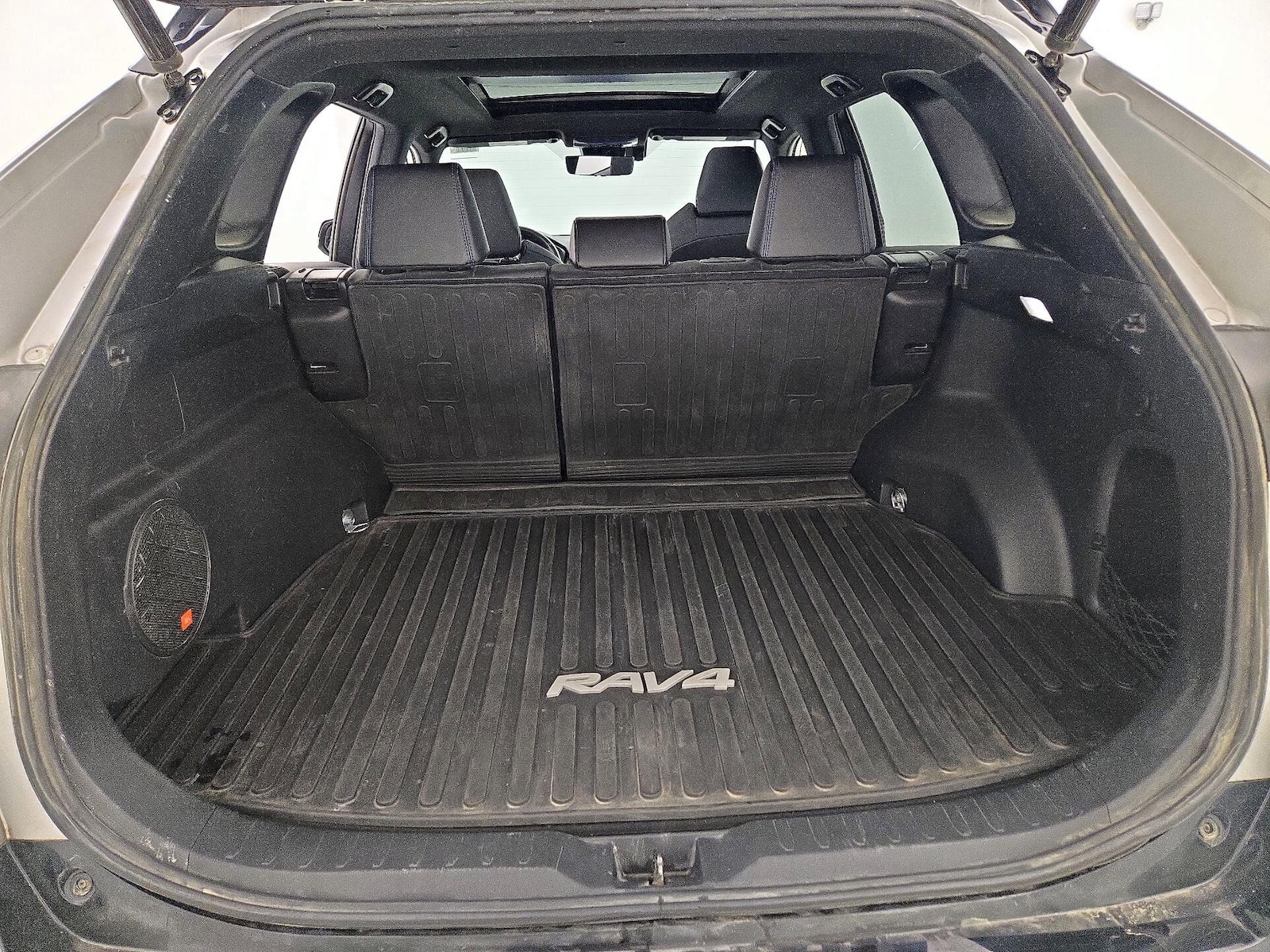 2022 Toyota RAV4 XSE - Photo 22