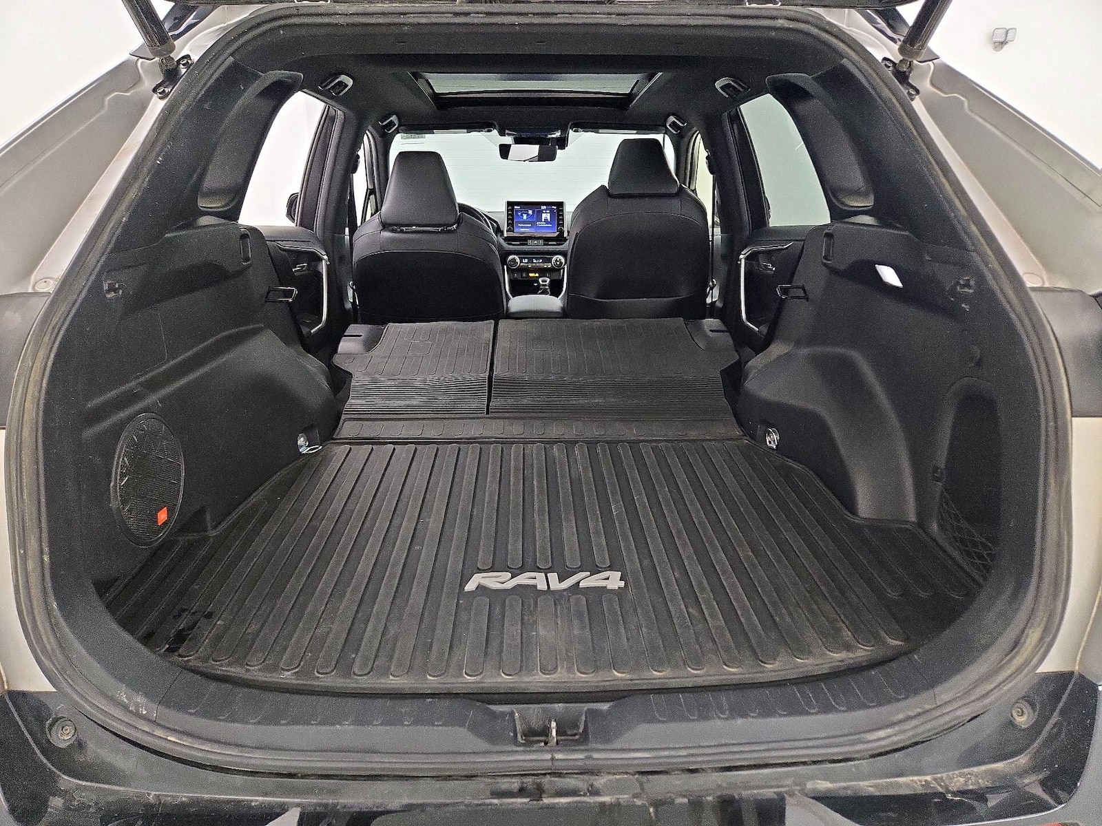 2022 Toyota RAV4 XSE - Photo 23