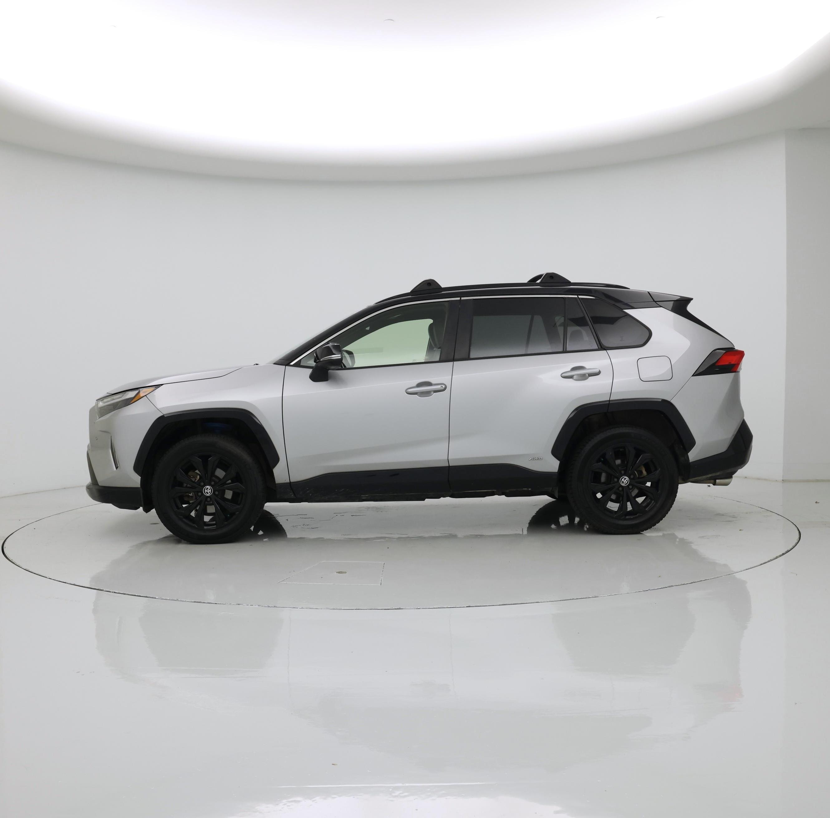 Thumbnail: 2022 Toyota RAV4 - 3