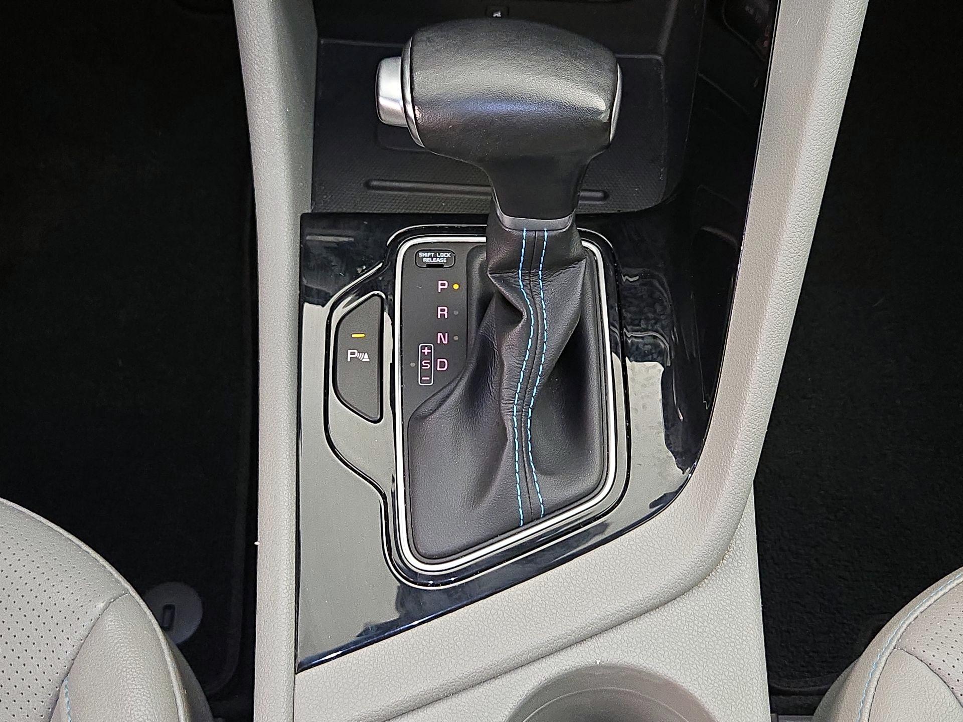 Thumbnail: 2018 Kia Niro - 18