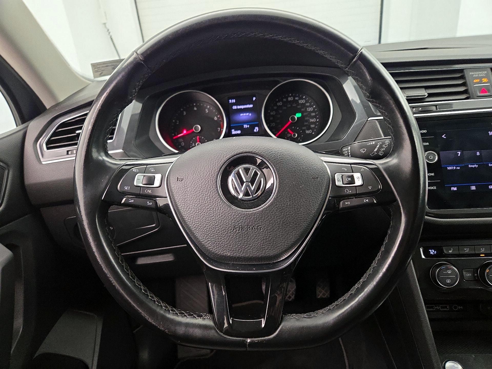 Thumbnail: 2018 Volkswagen Tiguan - 10