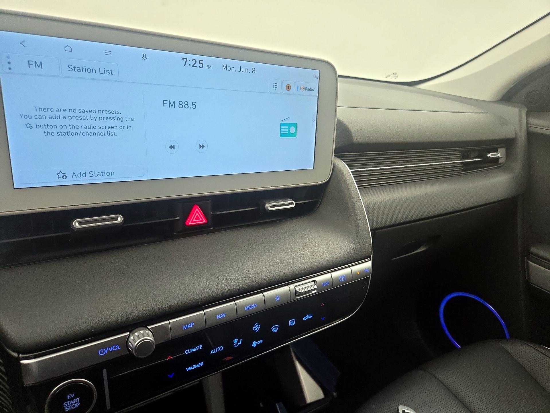Thumbnail: 2023 Hyundai Ioniq 5 - 16