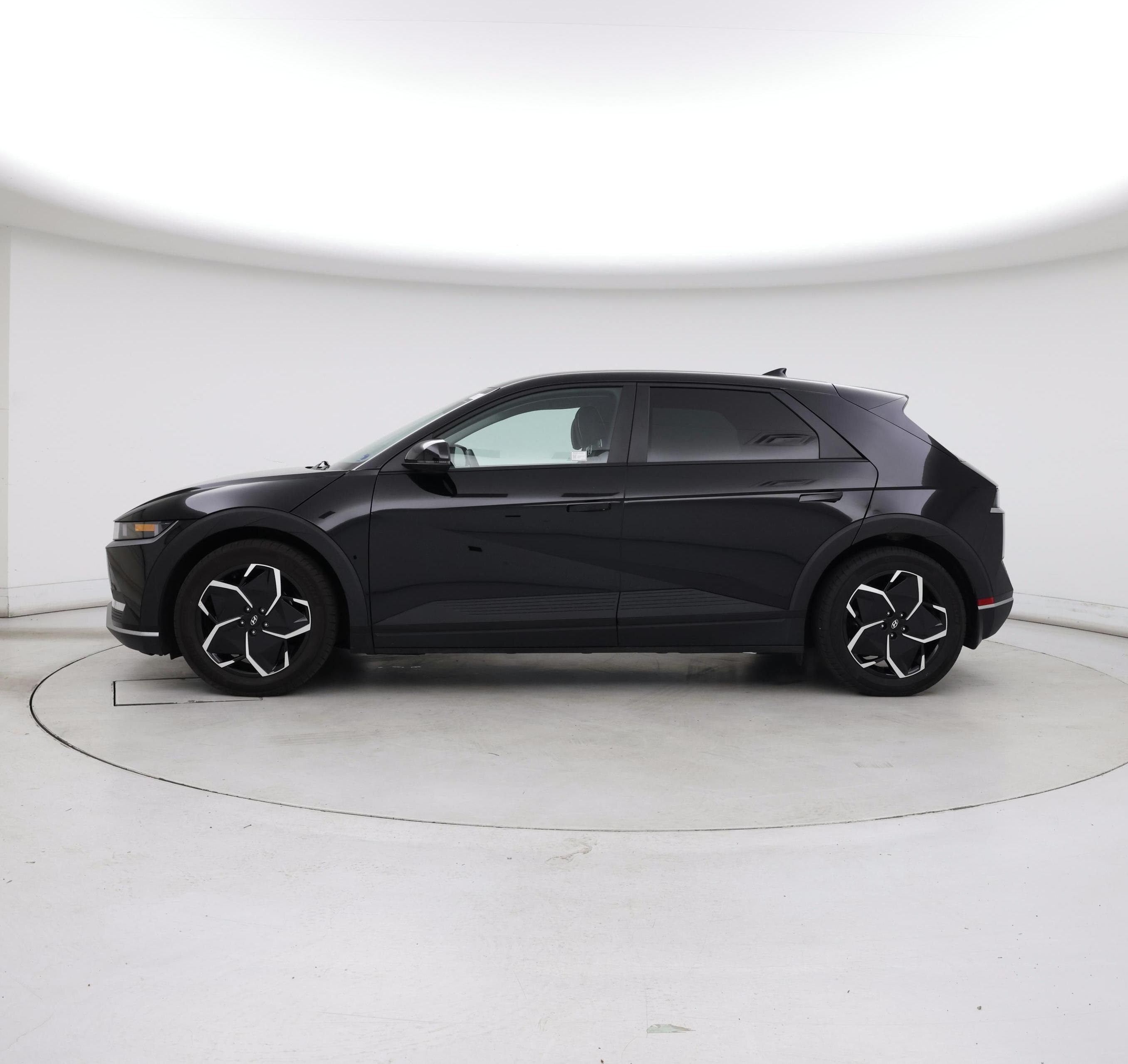 Thumbnail: 2023 Hyundai Ioniq 5 - 3