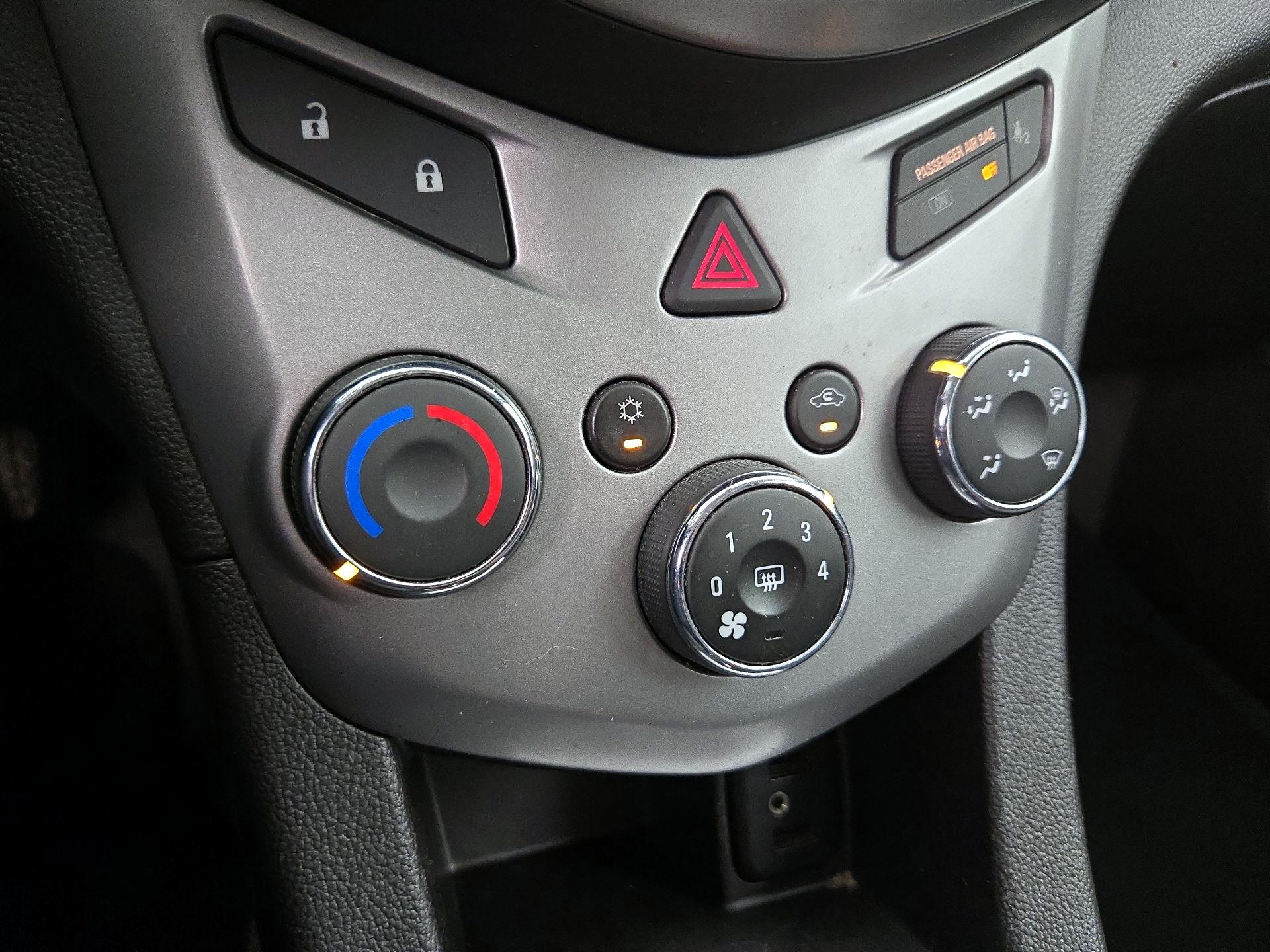 Thumbnail: 2018 Chevrolet Sonic - 16