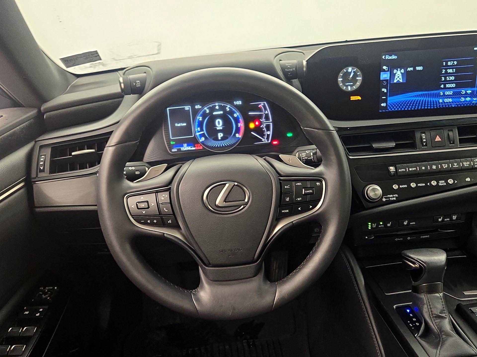 Thumbnail: 2022 Lexus ES - 10