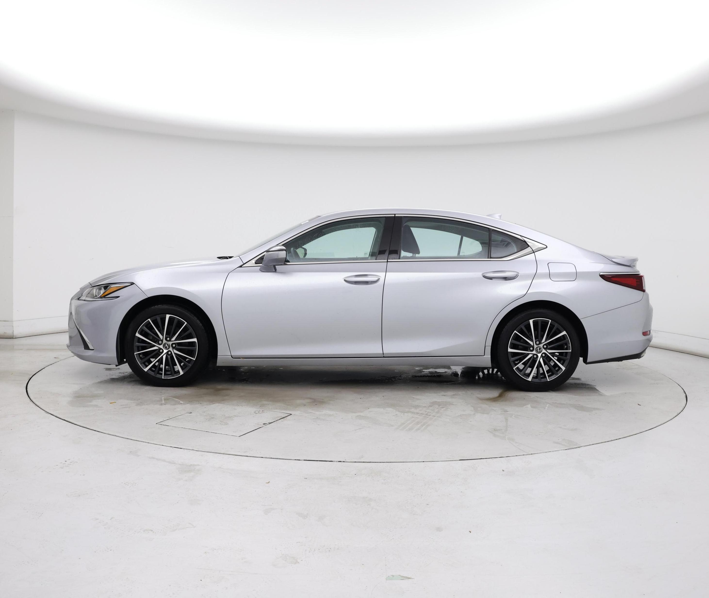Thumbnail: 2022 Lexus ES - 3