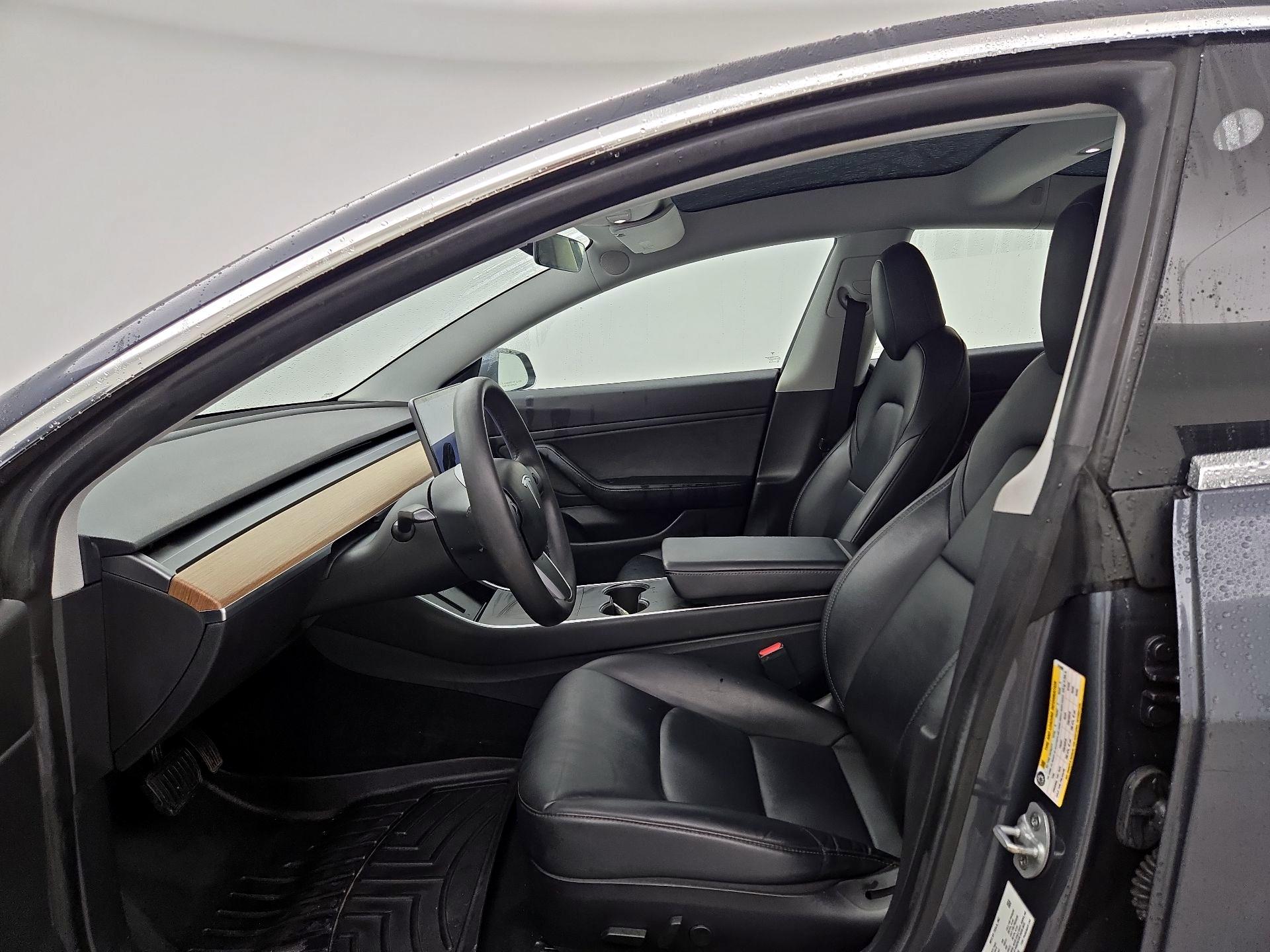 Thumbnail: 2020 Tesla Model 3 - 11