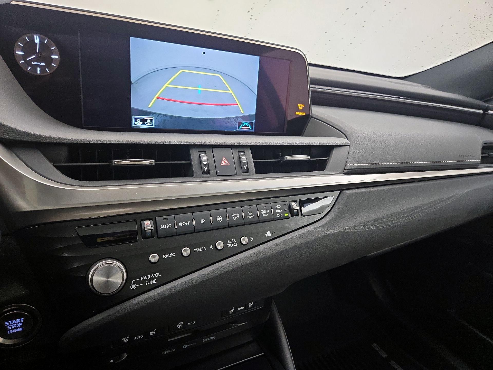 Thumbnail: 2021 Lexus ES - 14