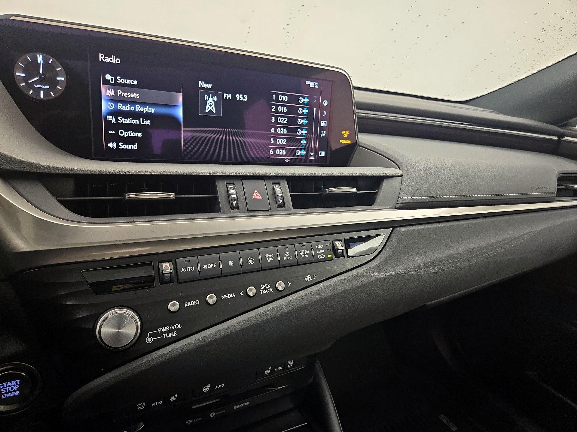 Thumbnail: 2021 Lexus ES - 15