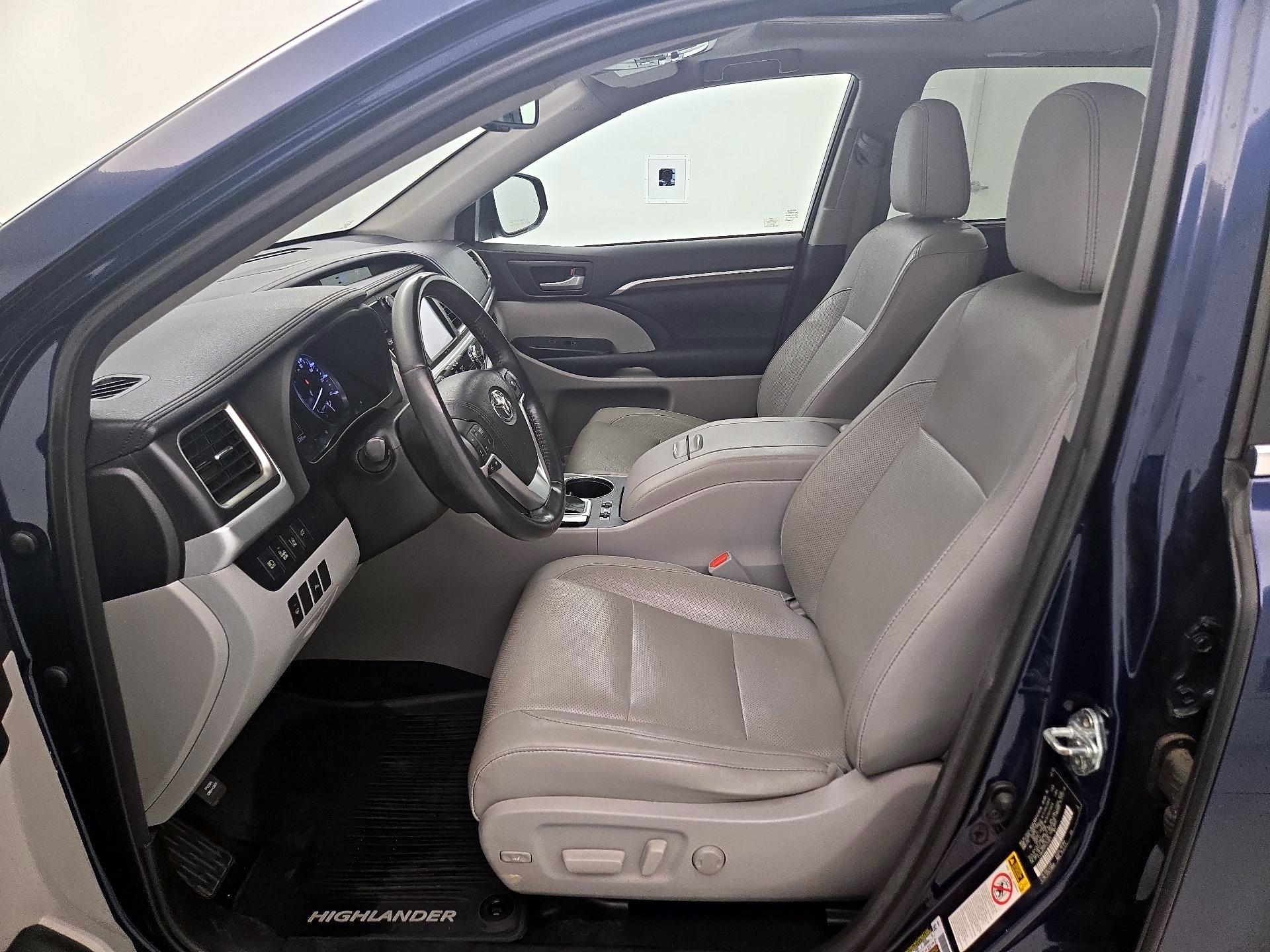 Thumbnail: 2015 Toyota Highlander - 11