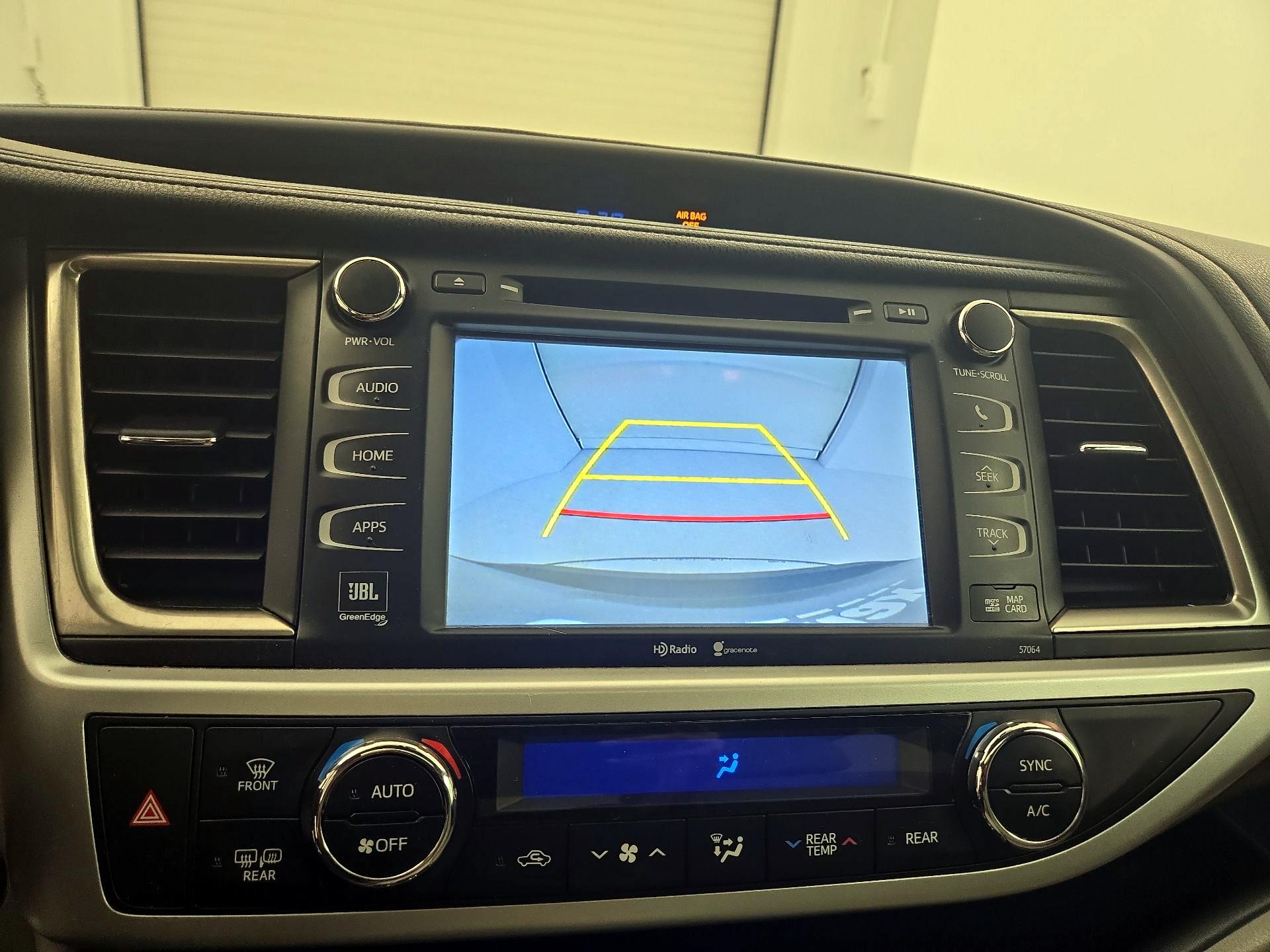 Thumbnail: 2015 Toyota Highlander - 15