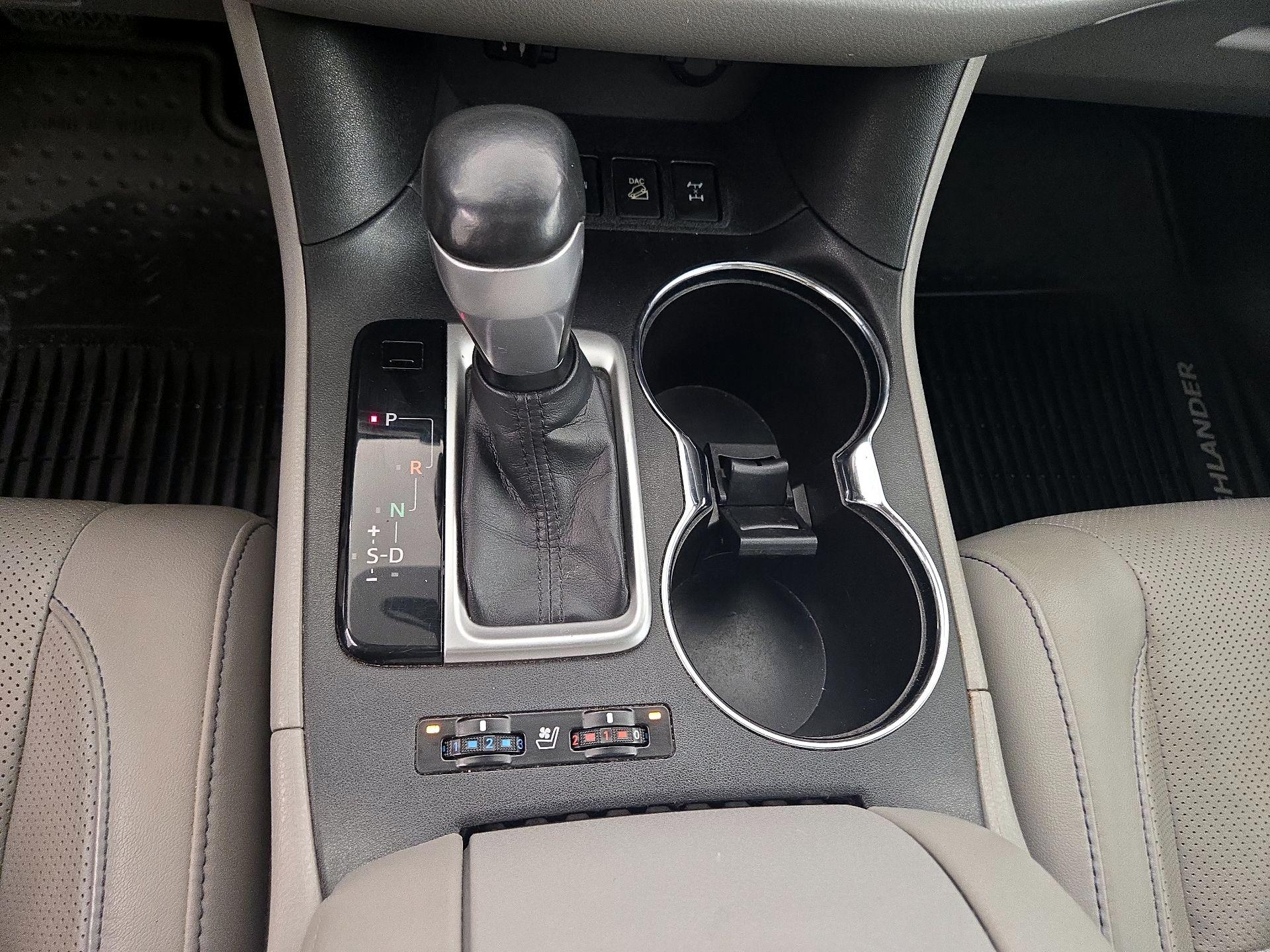Thumbnail: 2015 Toyota Highlander - 18