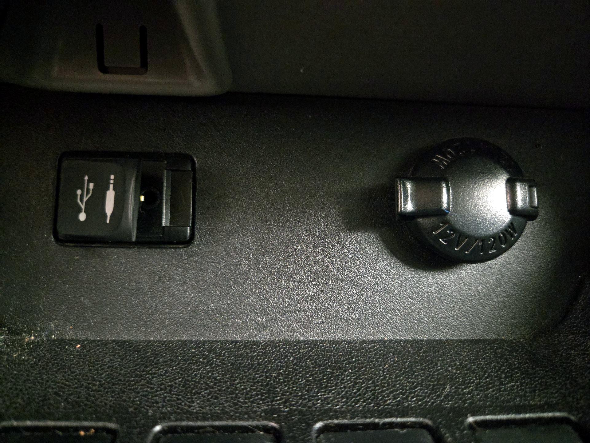 Thumbnail: 2015 Toyota Highlander - 19