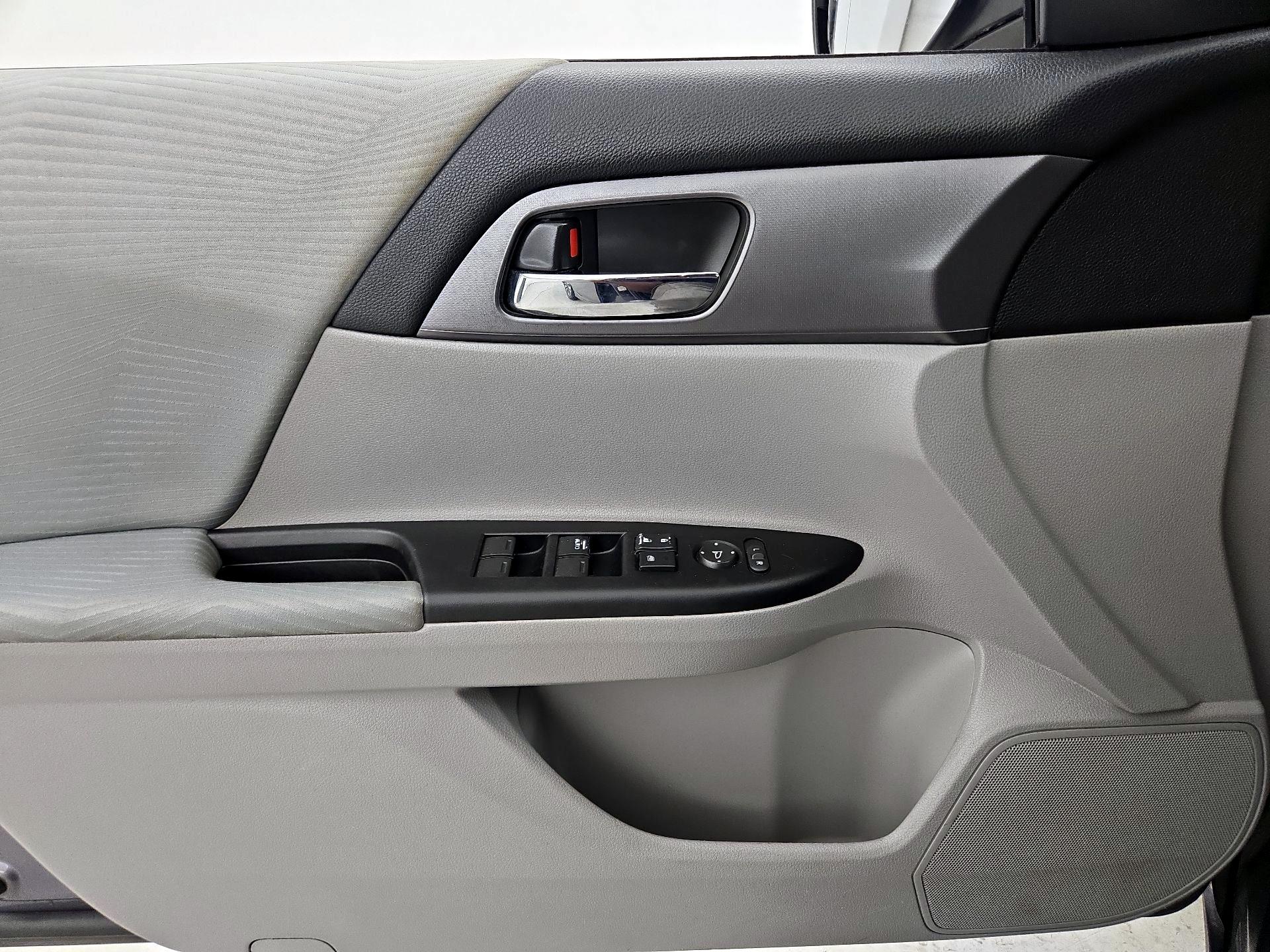 Thumbnail: 2015 Honda Accord - 12