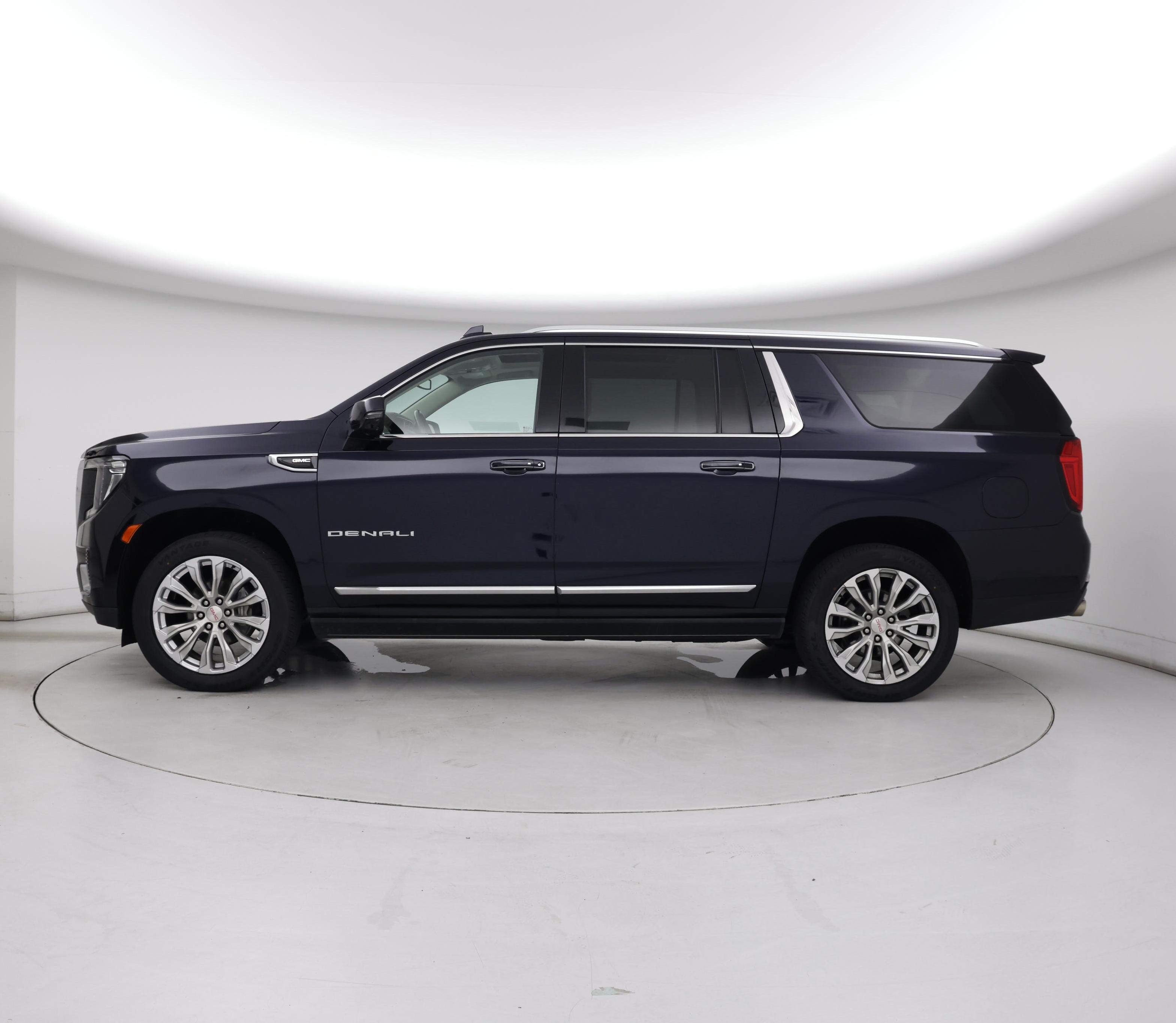 Thumbnail: 2022 GMC Yukon XL - 3
