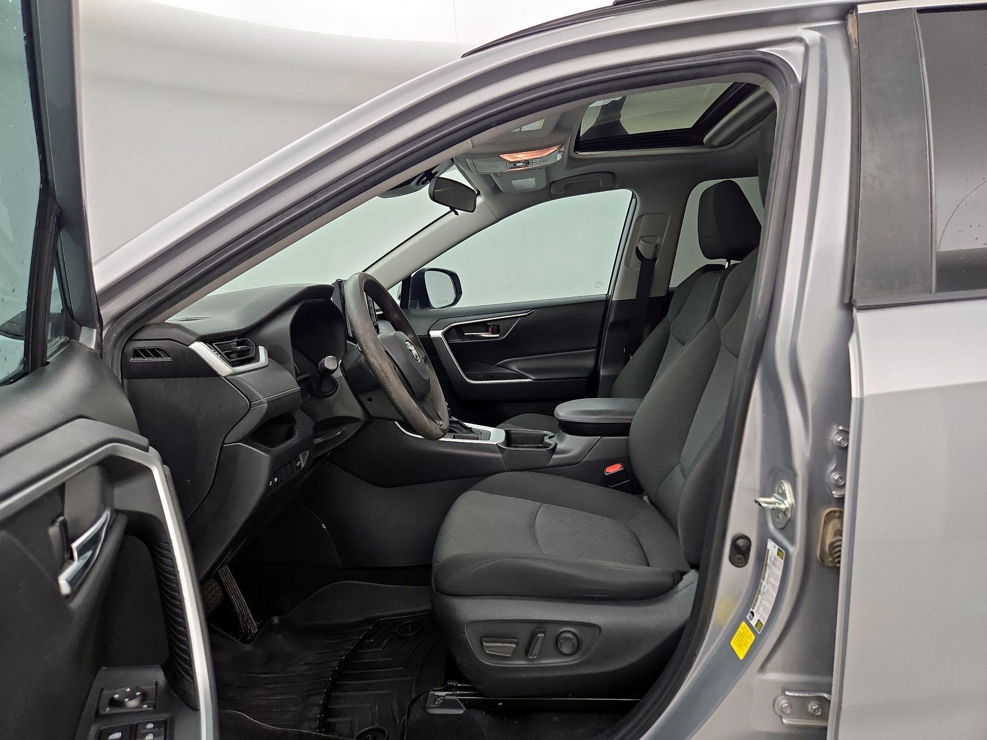 Thumbnail: 2021 Toyota RAV4 - 11