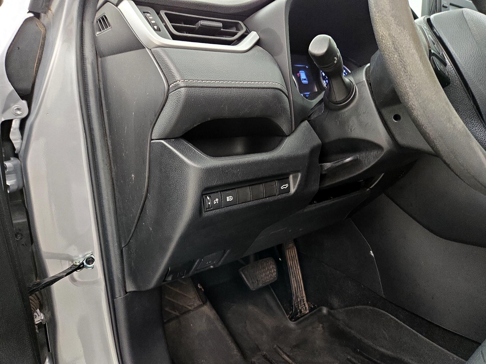 Thumbnail: 2021 Toyota RAV4 - 13