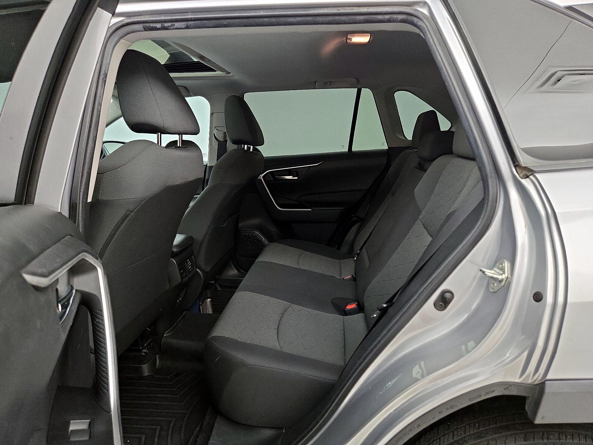 Thumbnail: 2021 Toyota RAV4 - 20