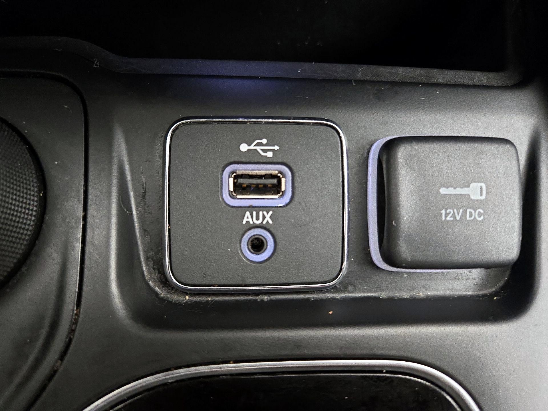 Thumbnail: 2019 Jeep Cherokee - 19