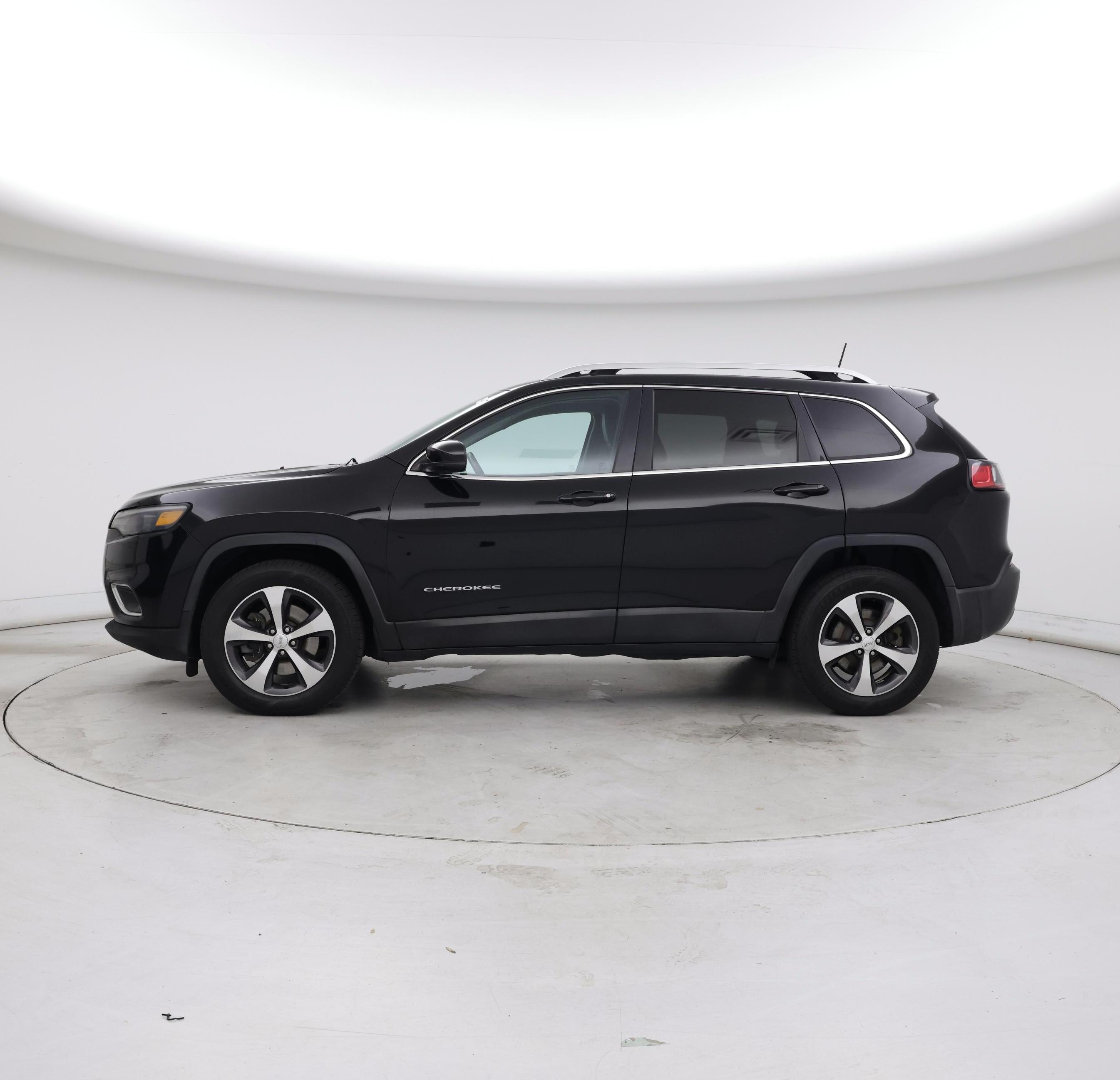 Thumbnail: 2019 Jeep Cherokee - 3