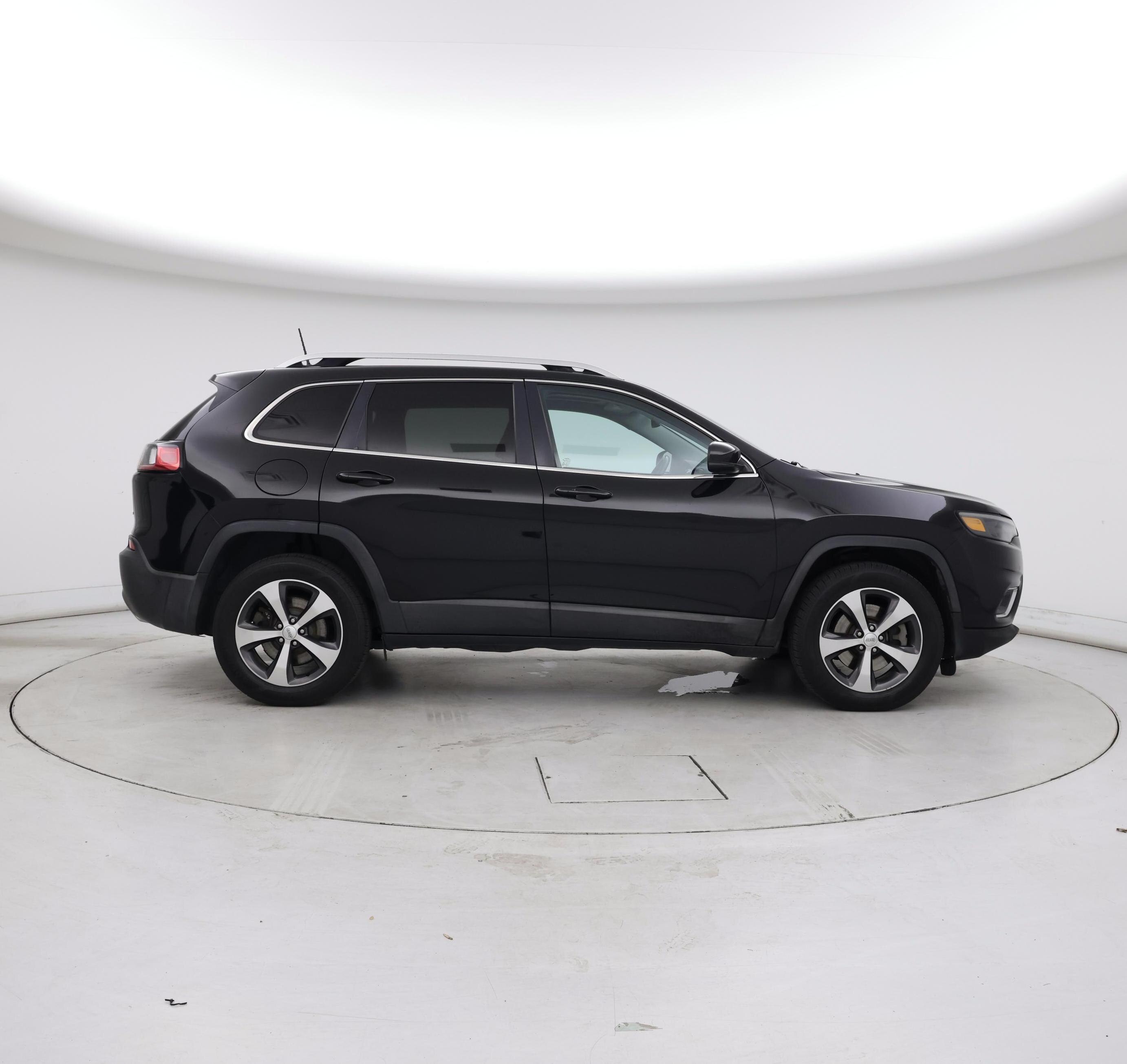 Thumbnail: 2019 Jeep Cherokee - 7
