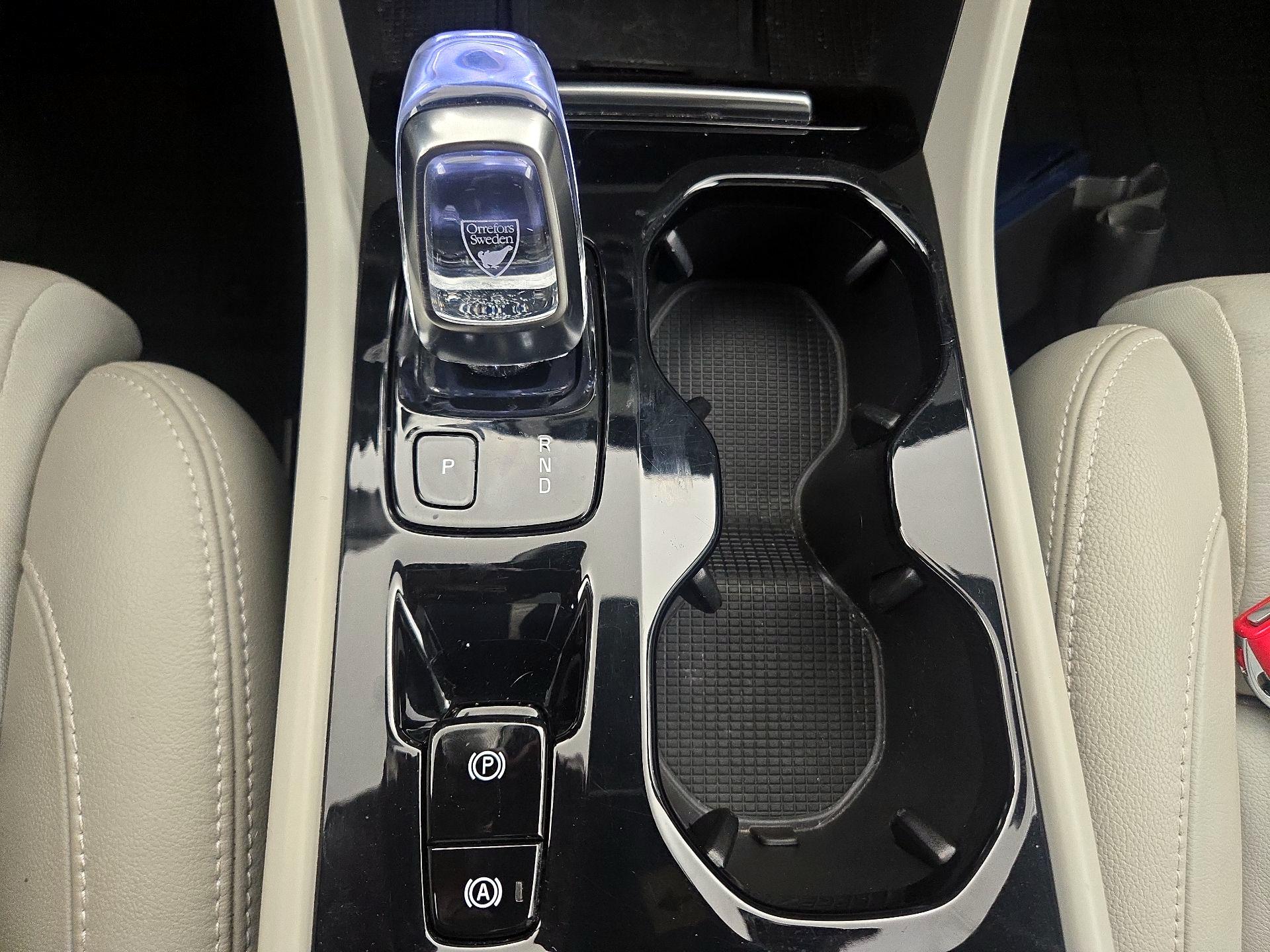 Thumbnail: 2020 Volvo XC40 - 18