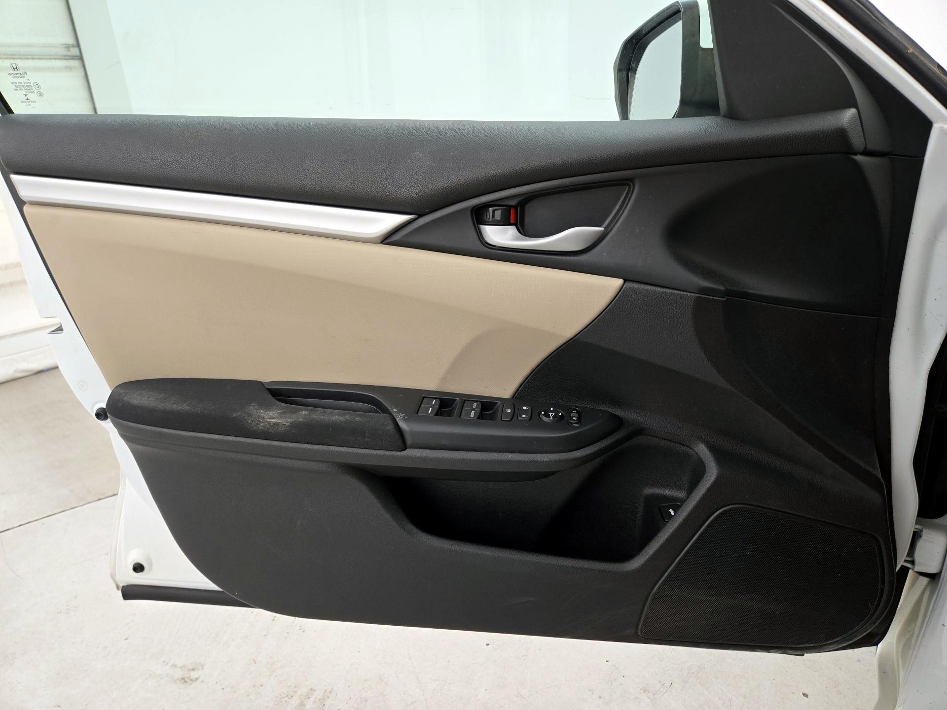 Thumbnail: 2016 Honda Civic - 12