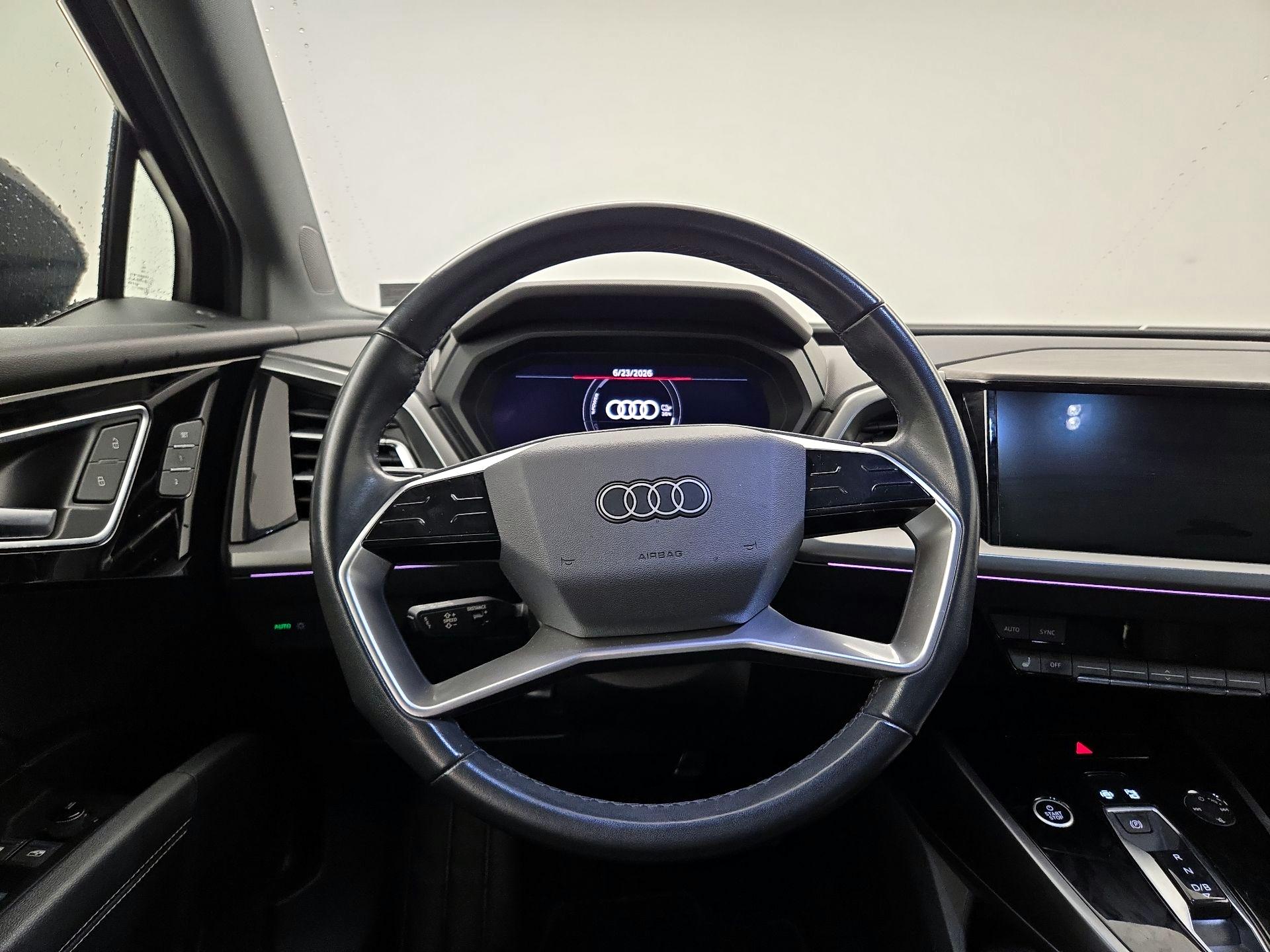 Thumbnail: 2022 Audi Q4 e-tron - 10