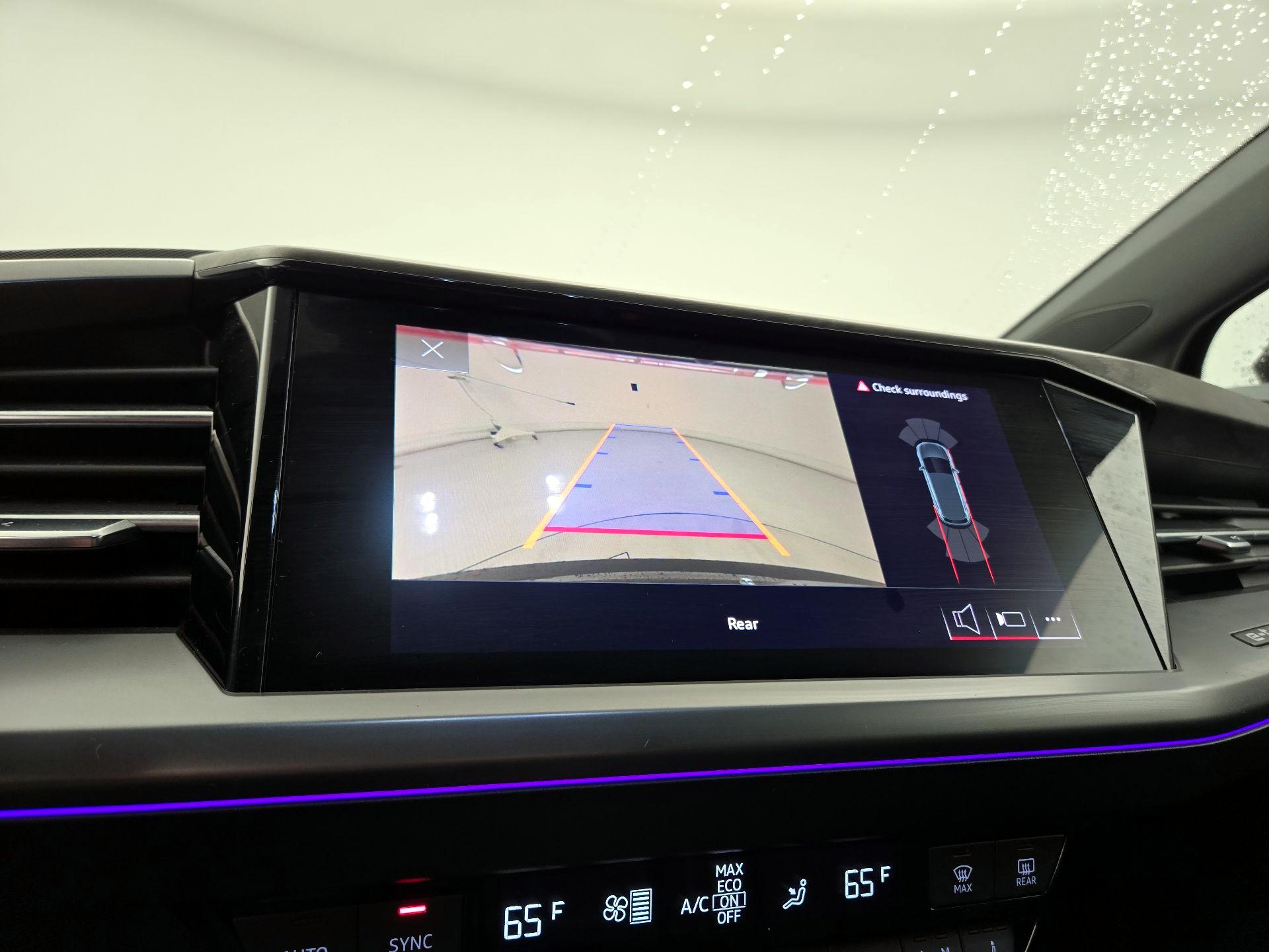 Thumbnail: 2022 Audi Q4 e-tron - 14