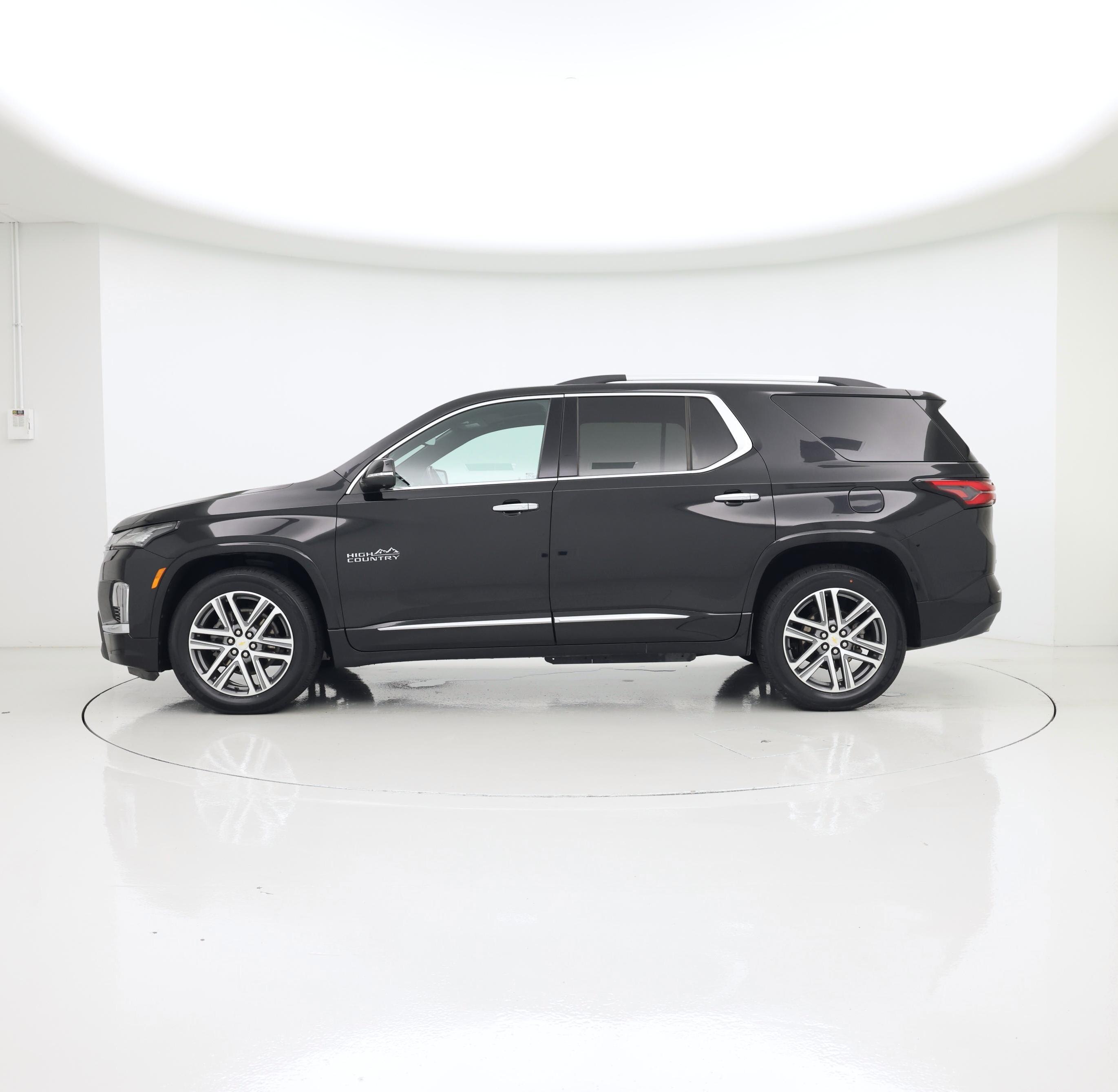 Thumbnail: 2022 Chevrolet Traverse - 3
